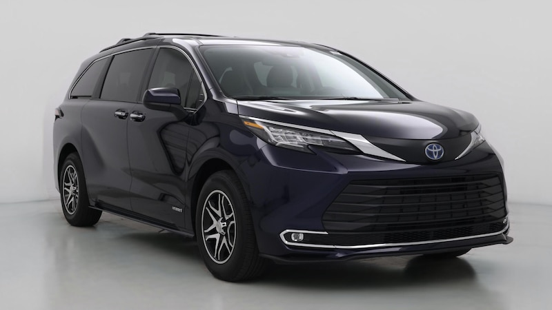 2021 Toyota Sienna XLE Hero Image