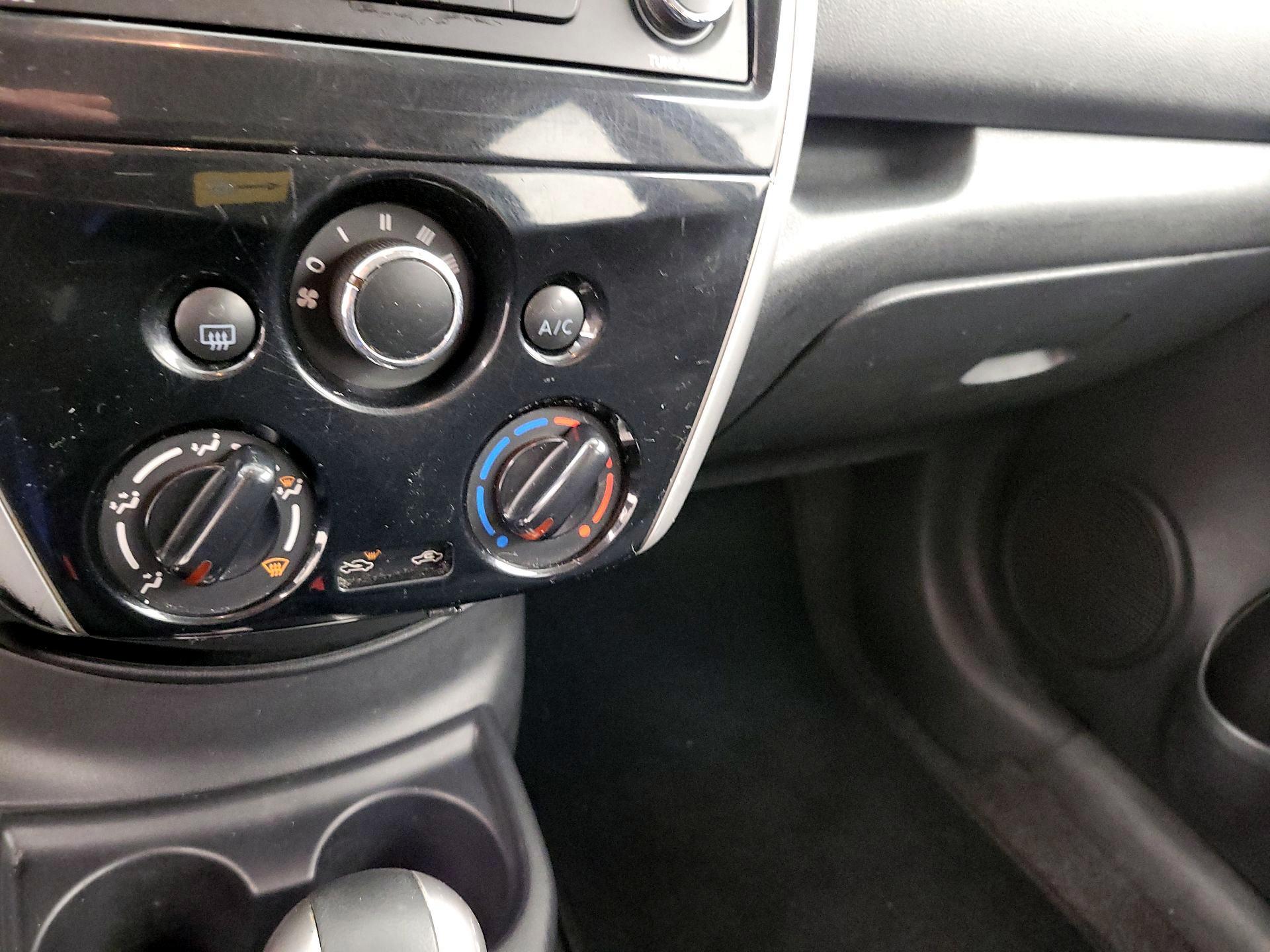 Thumbnail: 2015 Nissan Versa Note - 15