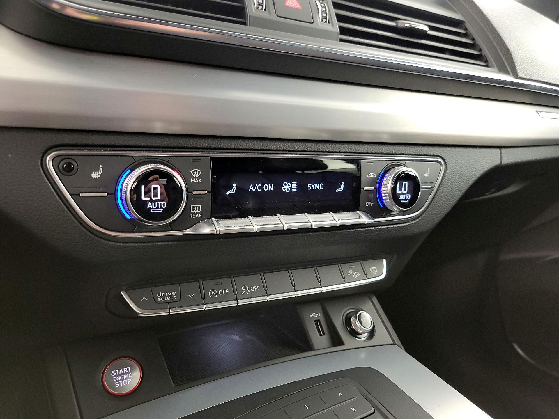 Thumbnail: 2019 Audi SQ5 - 16