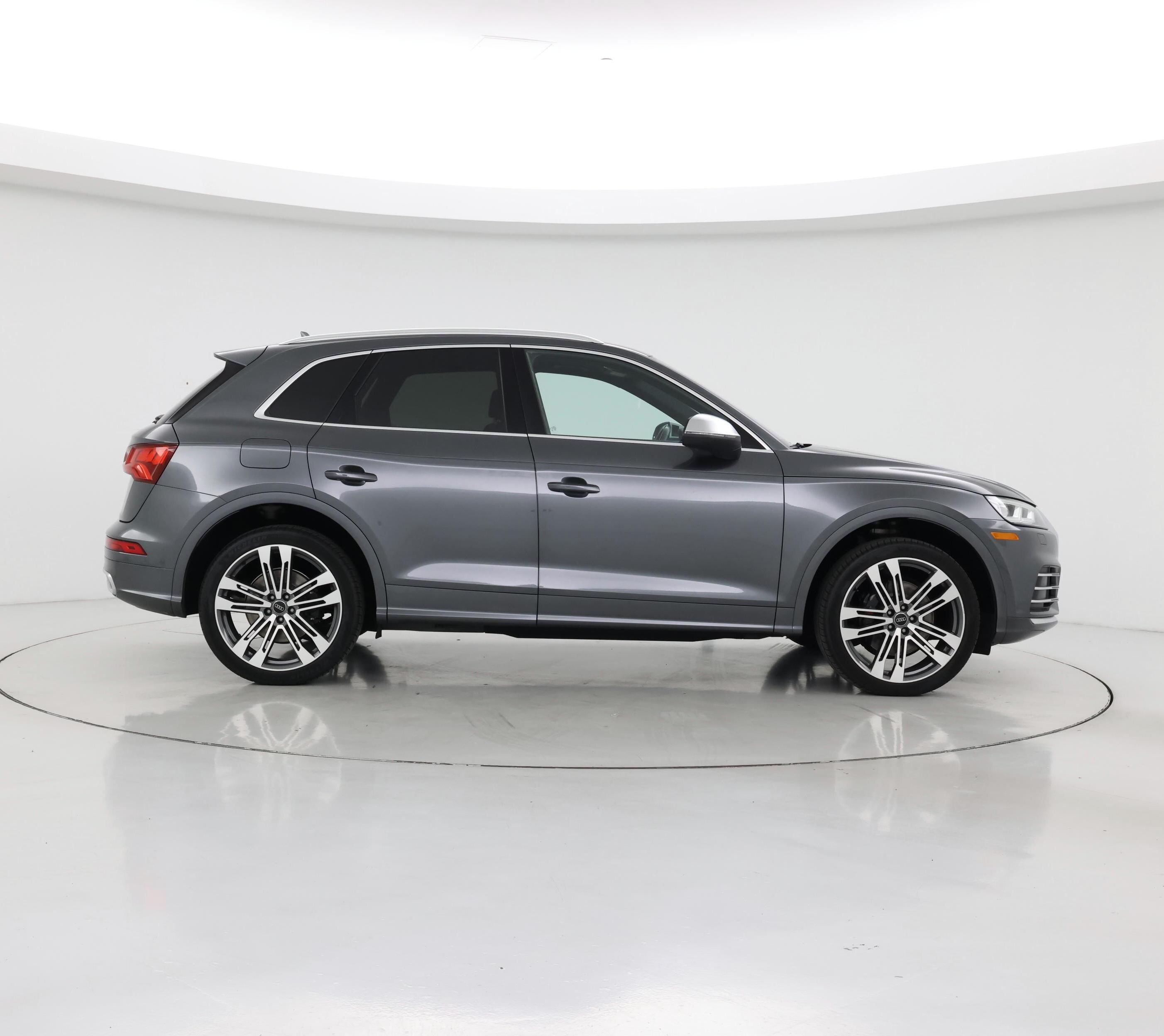 Thumbnail: 2019 Audi SQ5 - 7