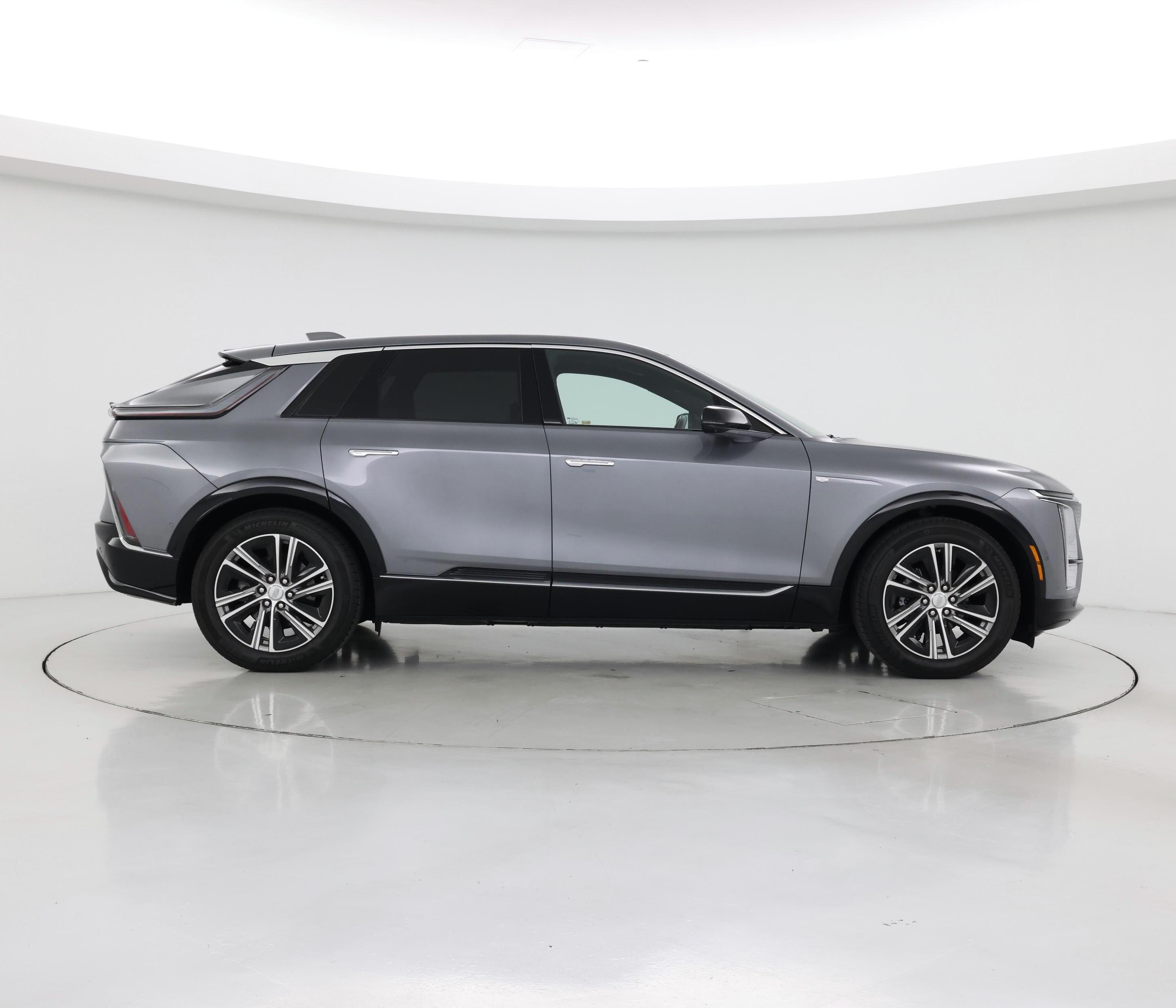 Thumbnail: 2023 Cadillac Lyriq - 7