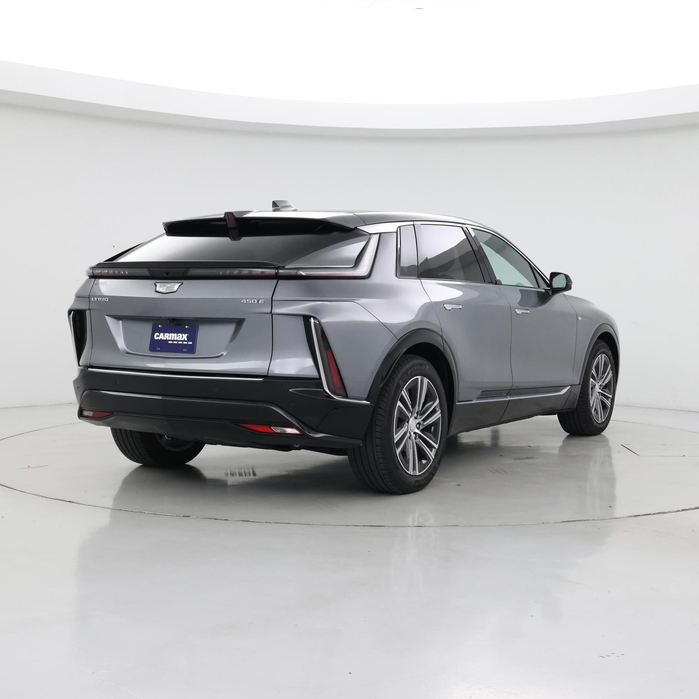 Thumbnail: 2023 Cadillac Lyriq - 8