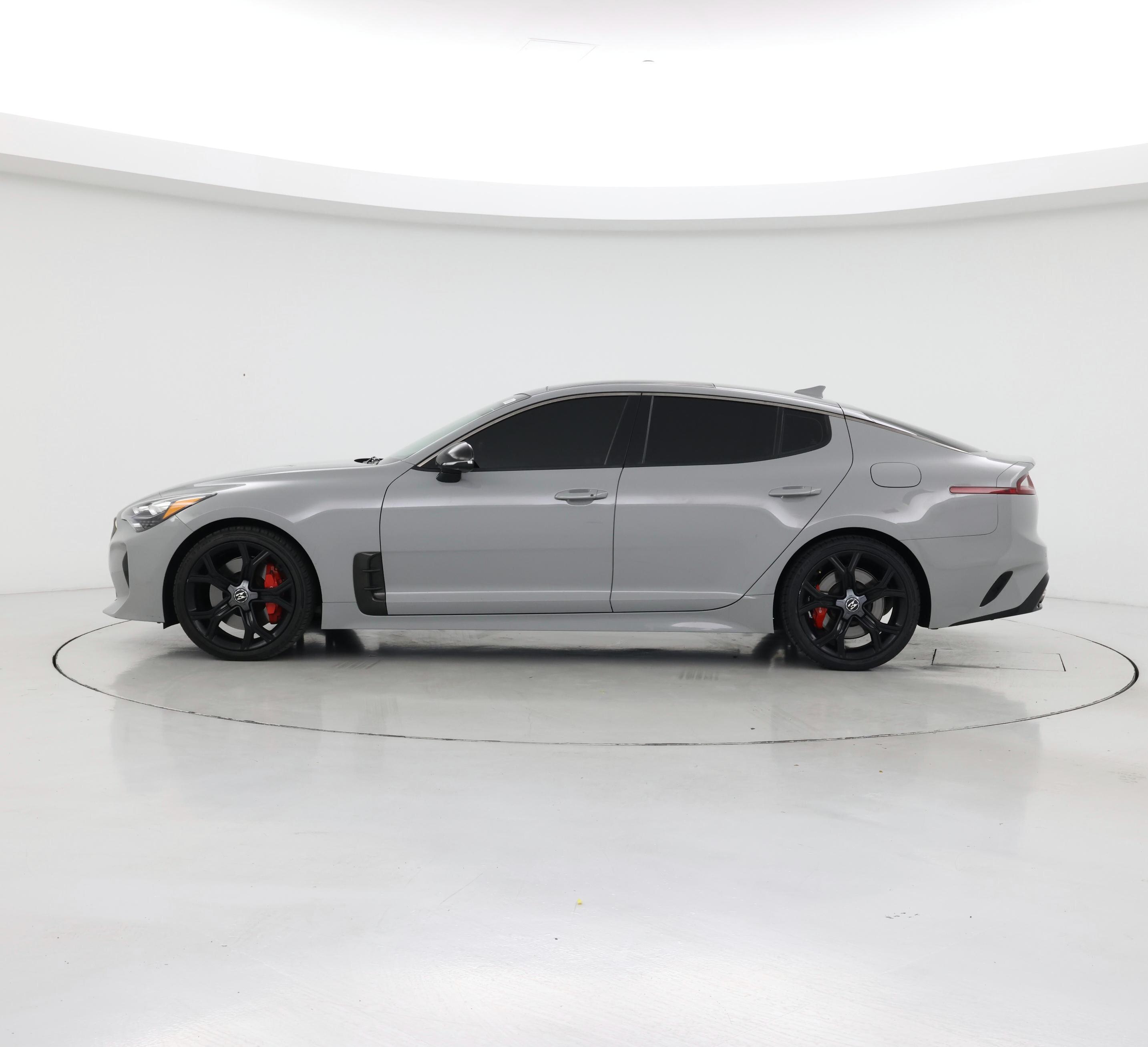 Thumbnail: 2020 Kia Stinger - 3