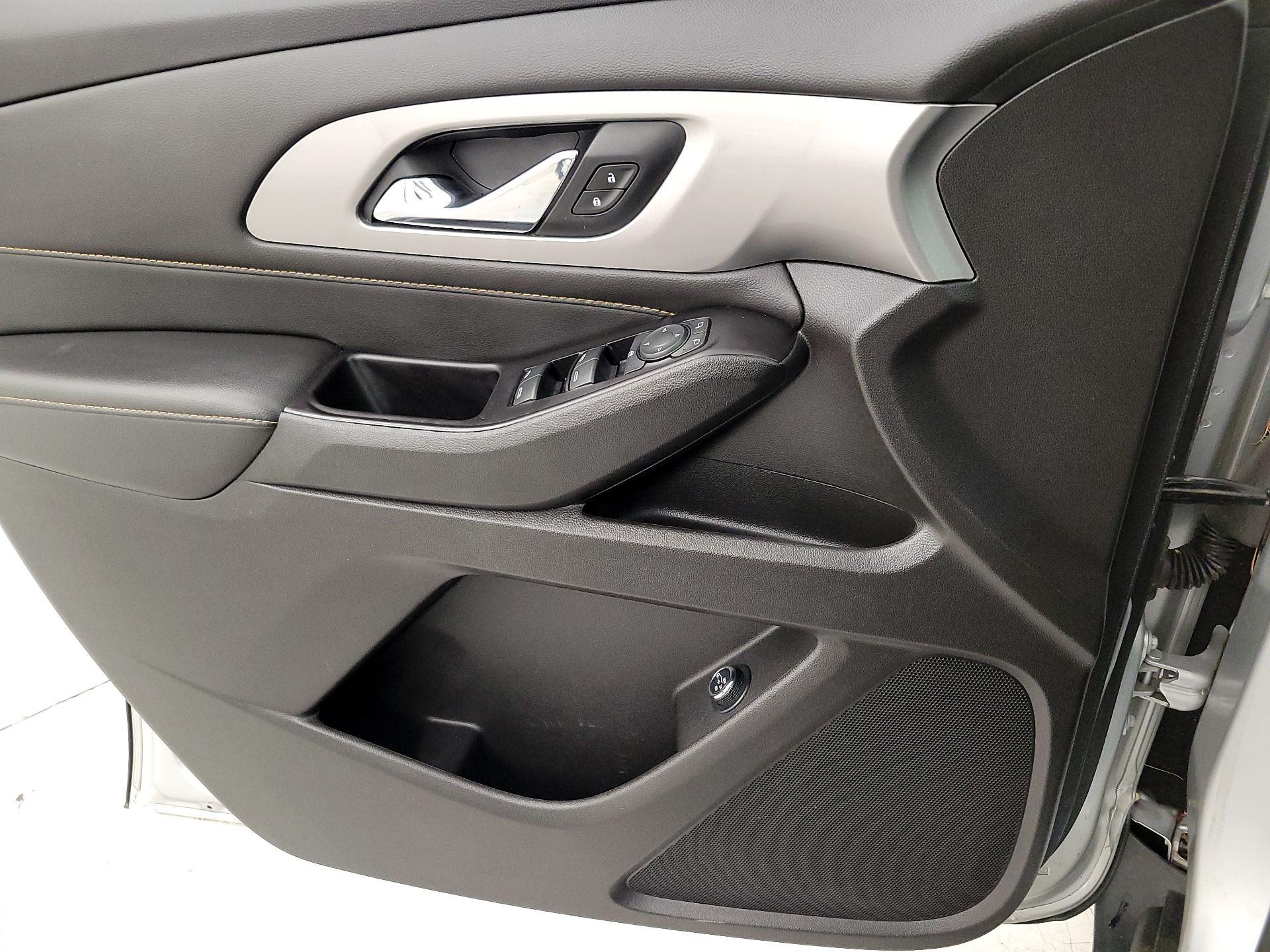 Thumbnail: 2019 Chevrolet Traverse - 12