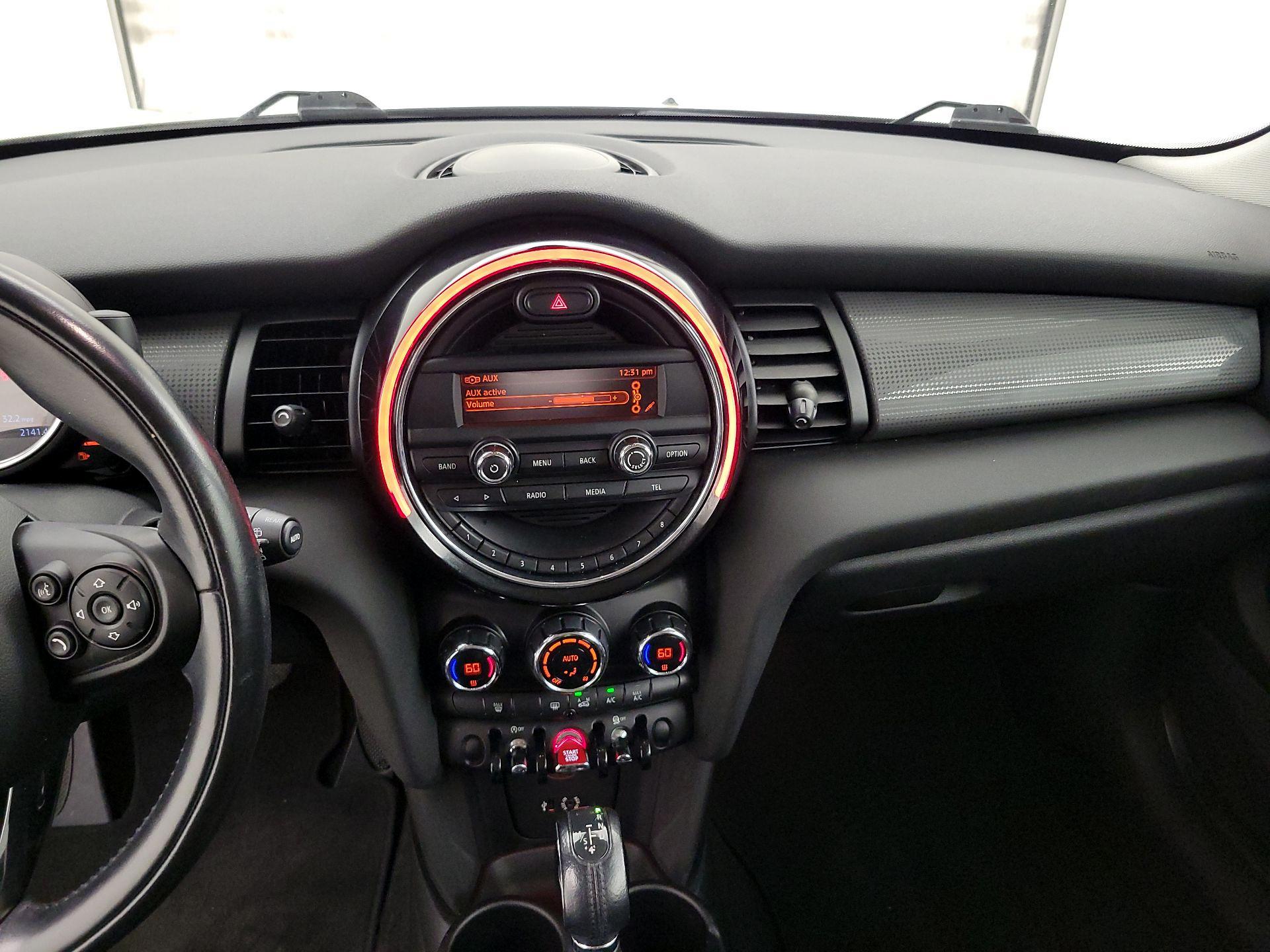 Thumbnail: 2015 MINI Cooper Hardtop - 9