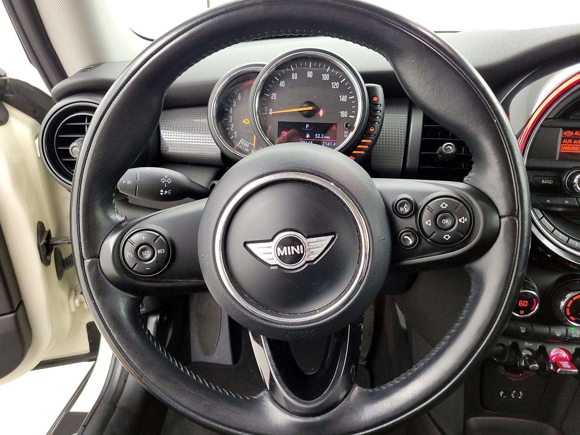 Thumbnail: 2015 MINI Cooper Hardtop - 10