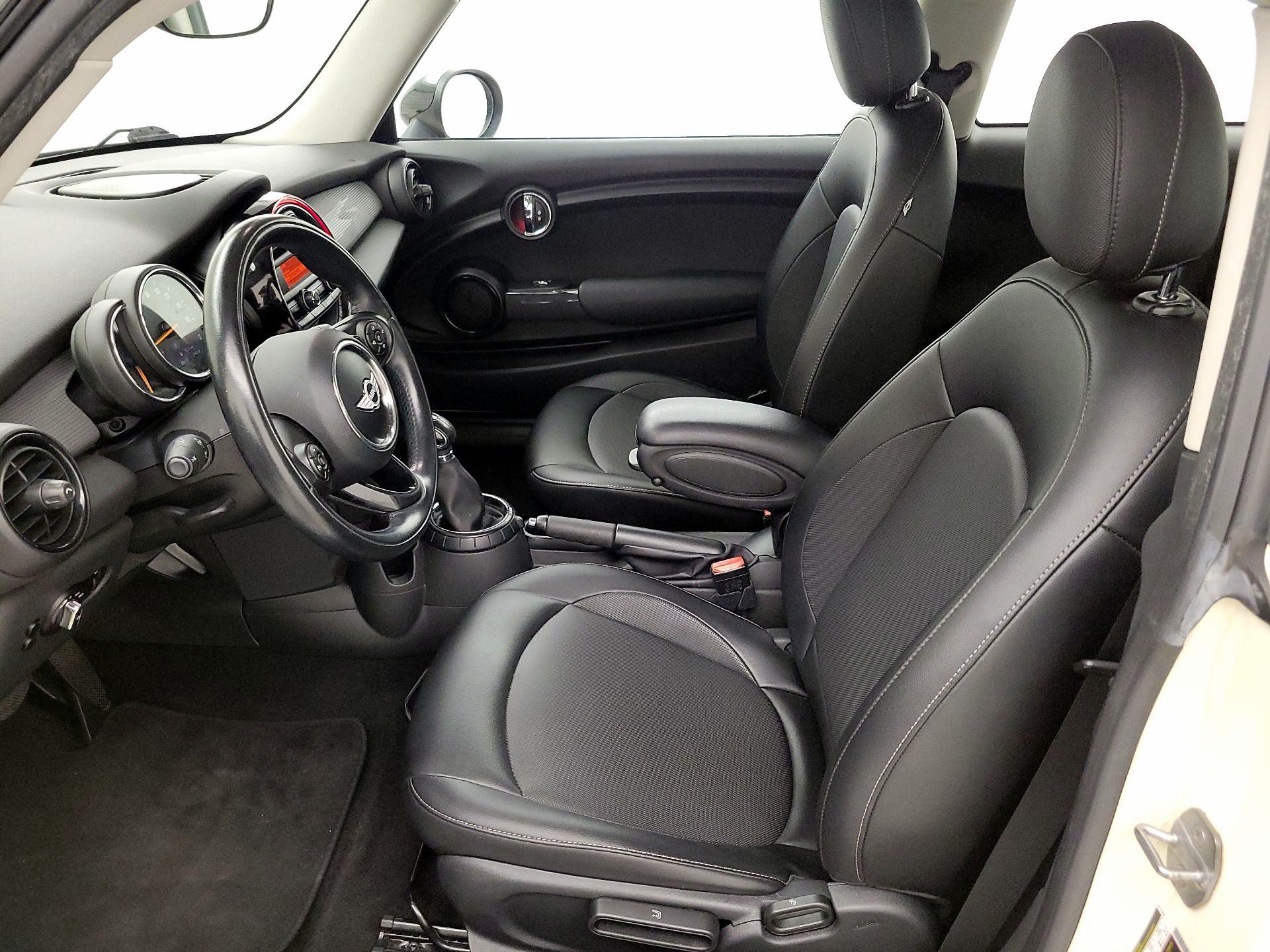 Thumbnail: 2015 MINI Cooper Hardtop - 11