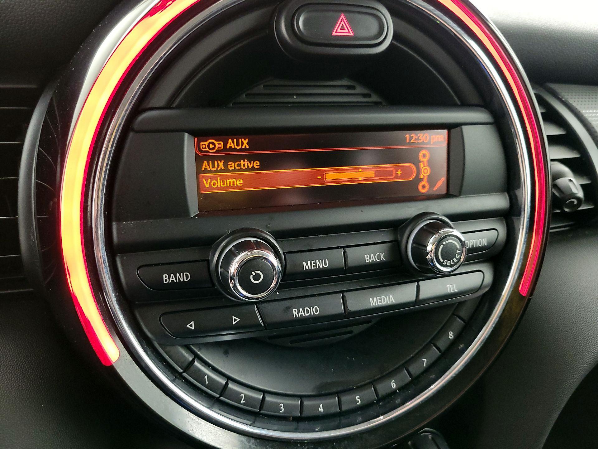 Thumbnail: 2015 MINI Cooper Hardtop - 14