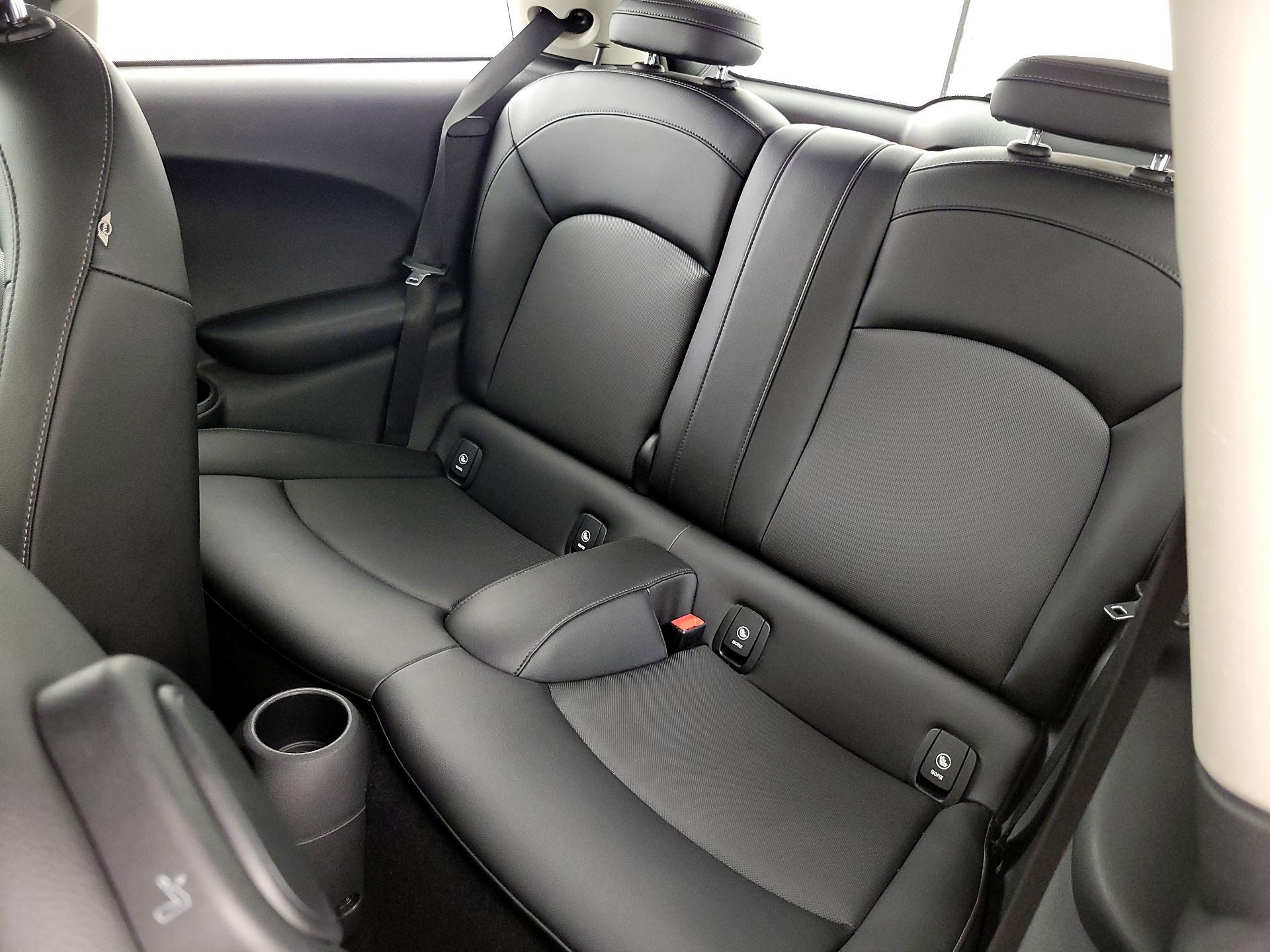 Thumbnail: 2015 MINI Cooper Hardtop - 18