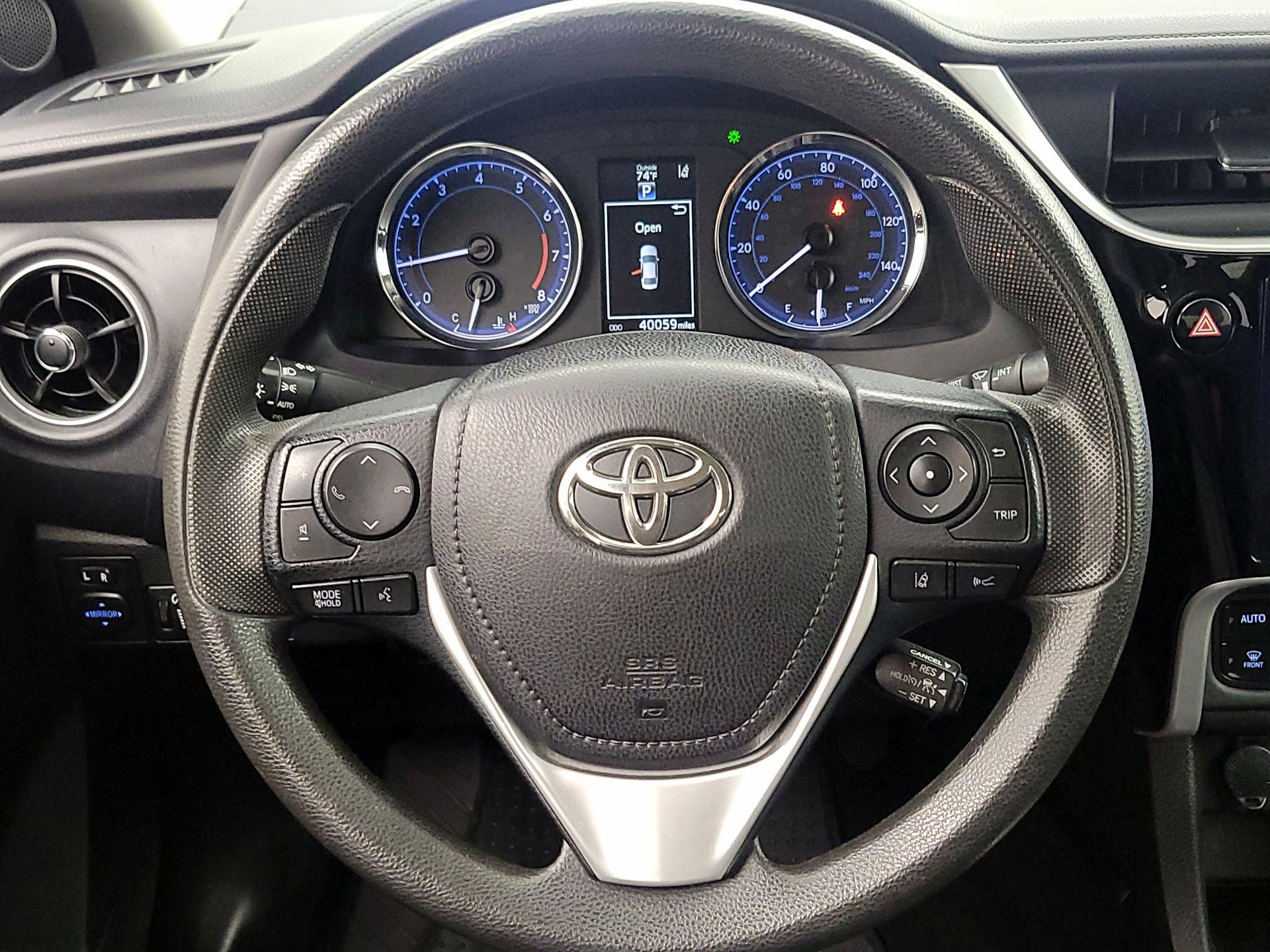 Thumbnail: 2017 Toyota Corolla - 10