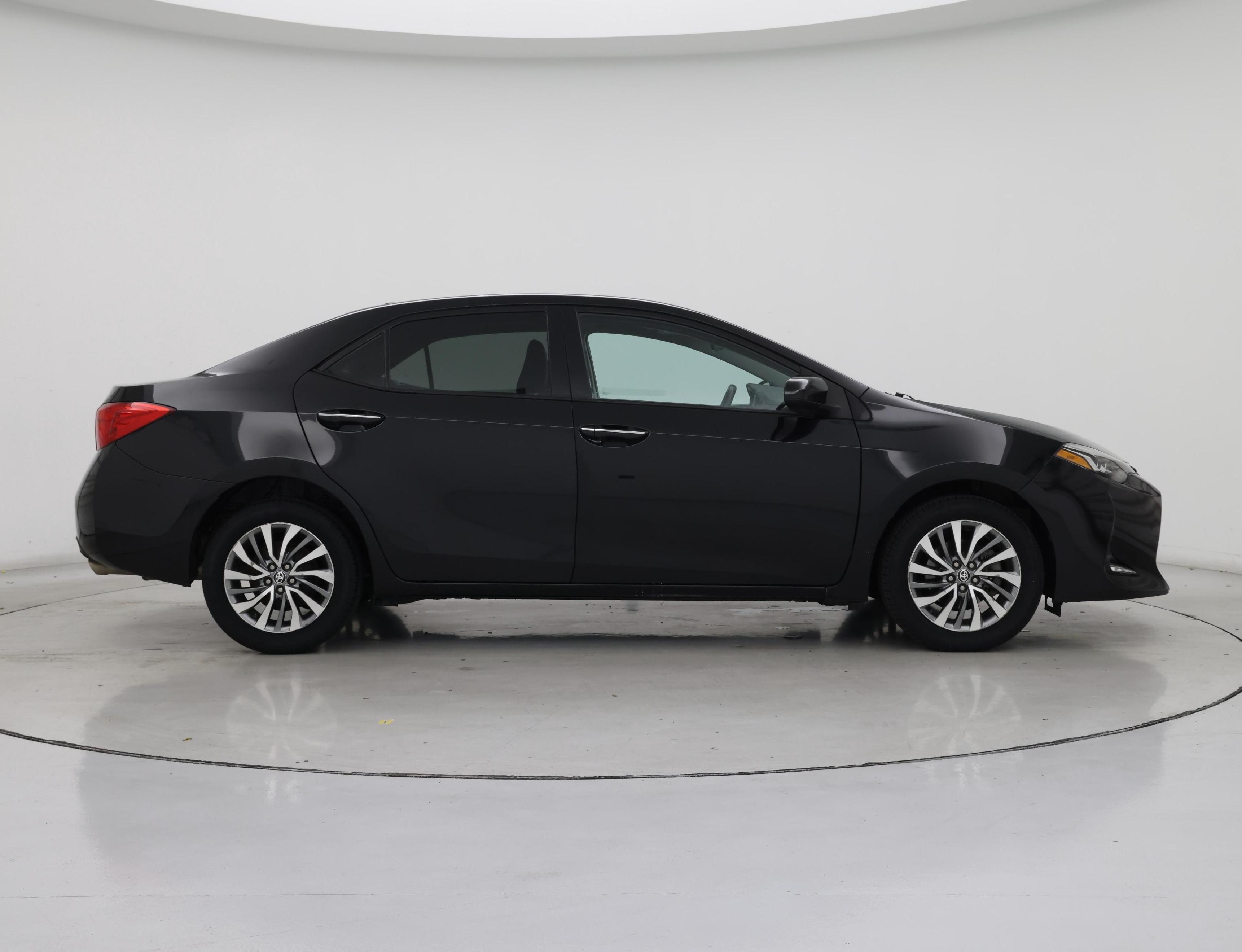 Thumbnail: 2017 Toyota Corolla - 7