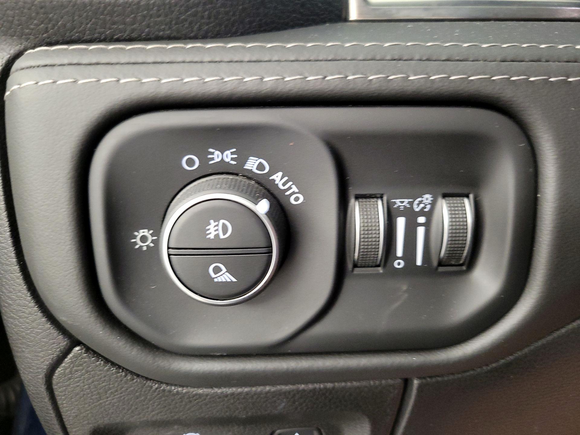Thumbnail: 2019 RAM 1500 - 13