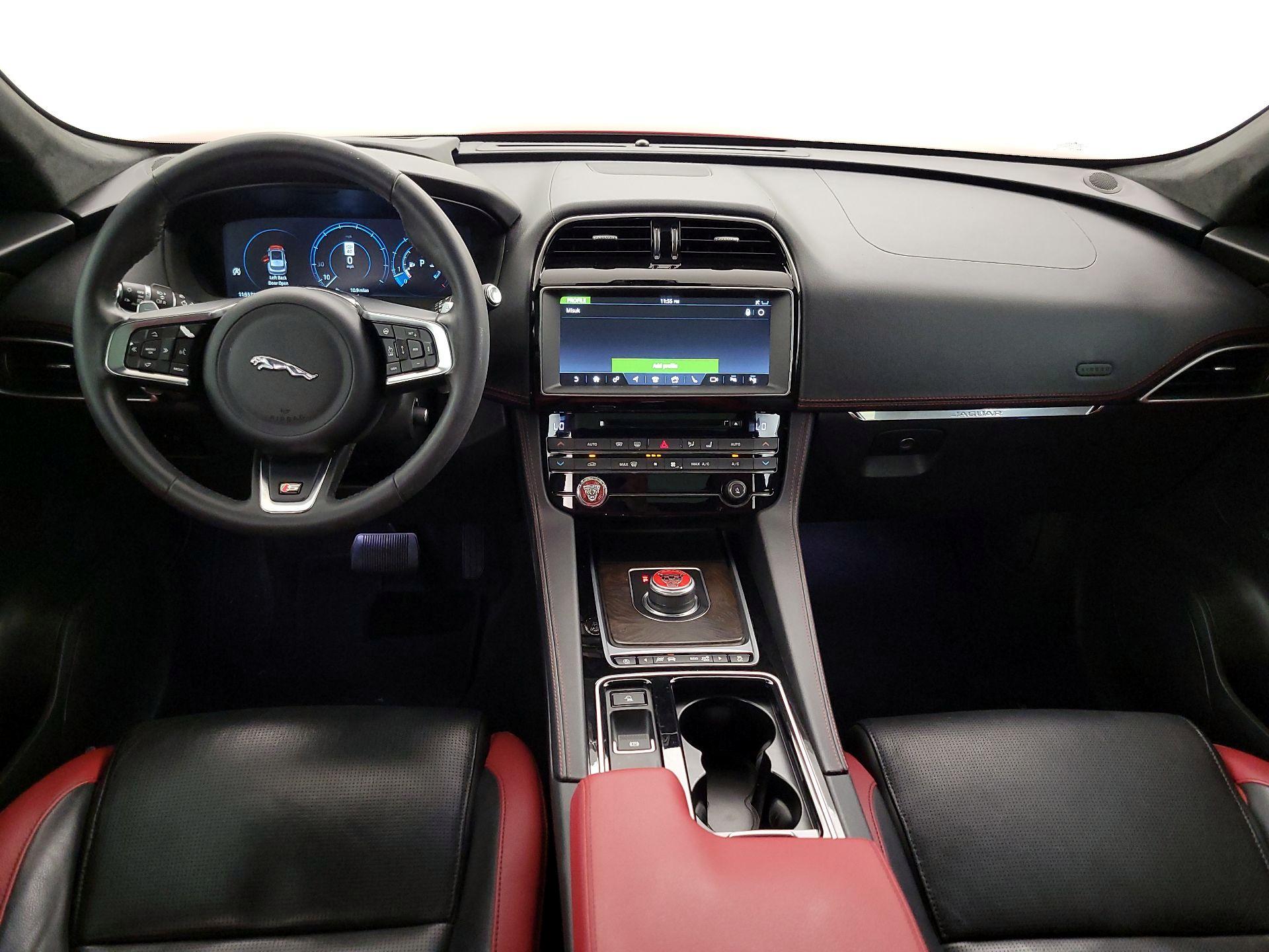 Thumbnail: 2018 Jaguar F-Pace - 9