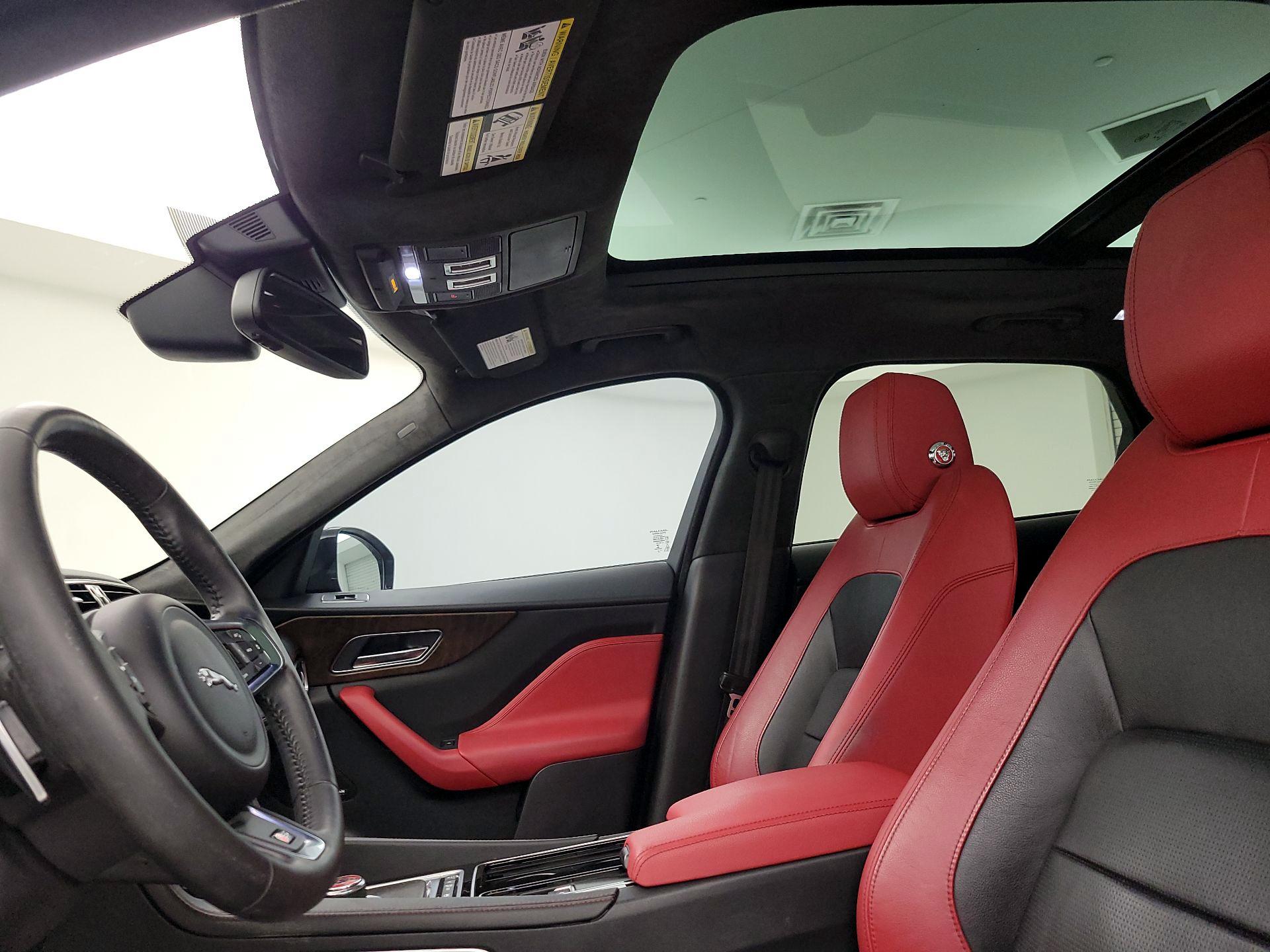 Thumbnail: 2018 Jaguar F-Pace - 19