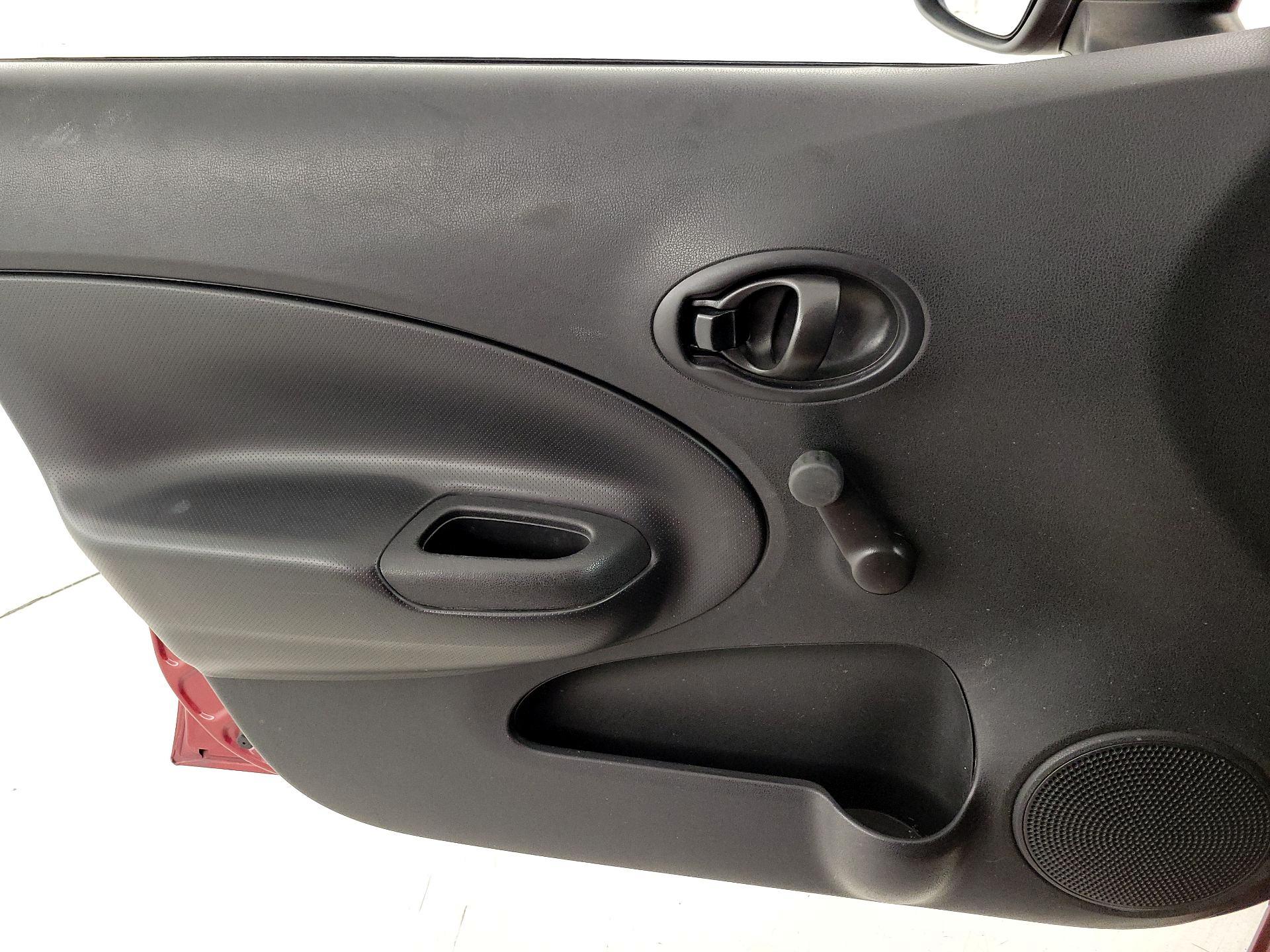 Thumbnail: 2015 Nissan Versa Note - 12