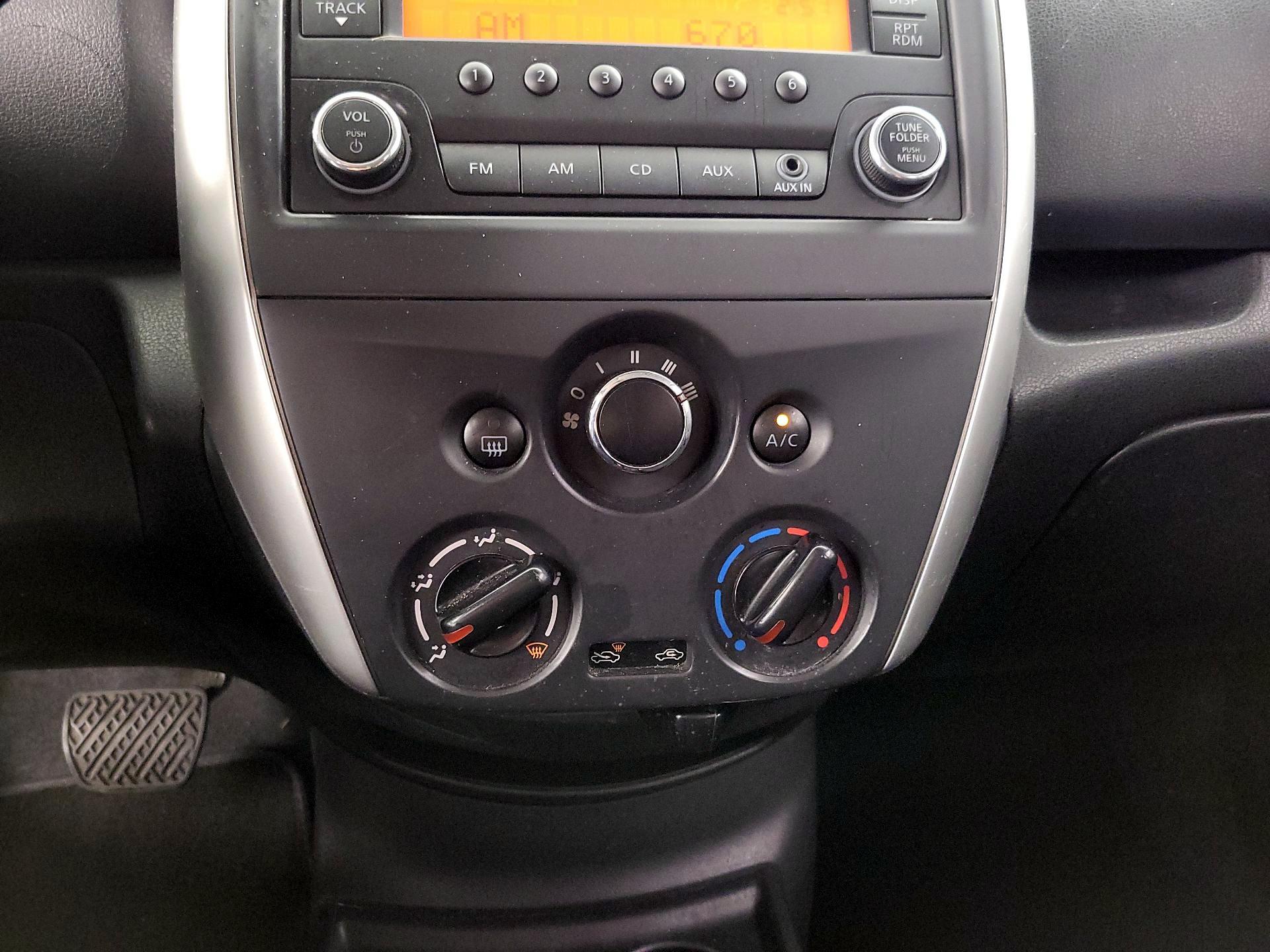 Thumbnail: 2015 Nissan Versa Note - 15