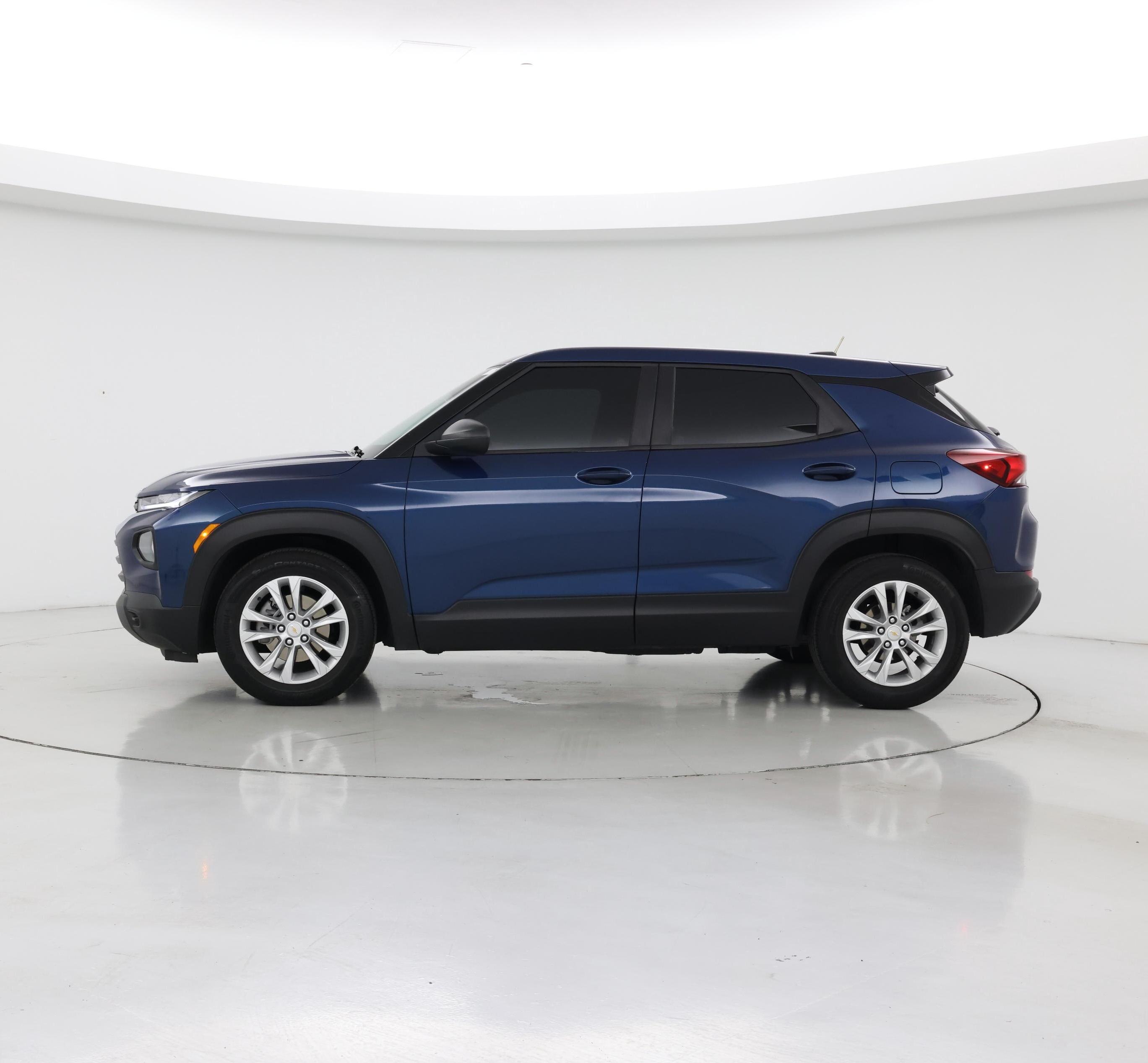 Thumbnail: 2021 Chevrolet TrailBlazer - 3