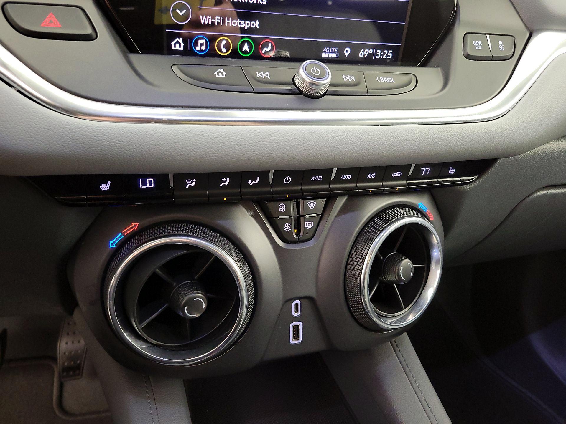 Thumbnail: 2019 Chevrolet Blazer - 17