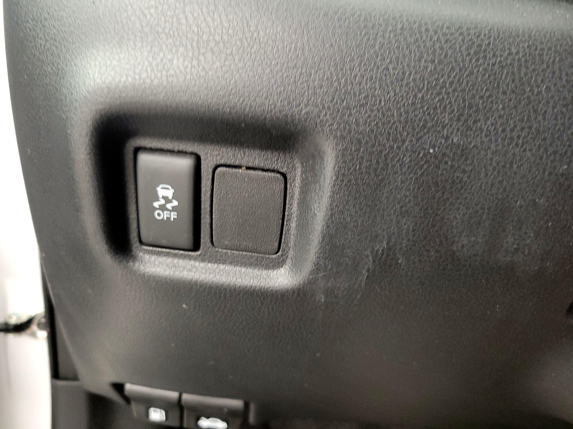 Thumbnail: 2019 Nissan Versa Note - 13