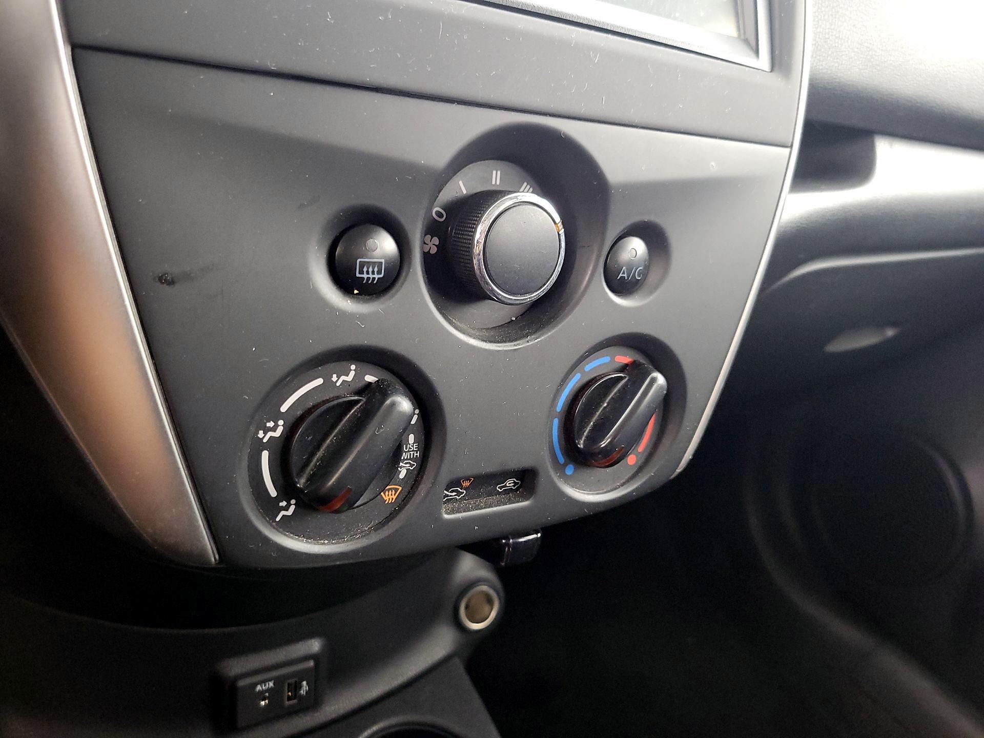 Thumbnail: 2019 Nissan Versa Note - 16