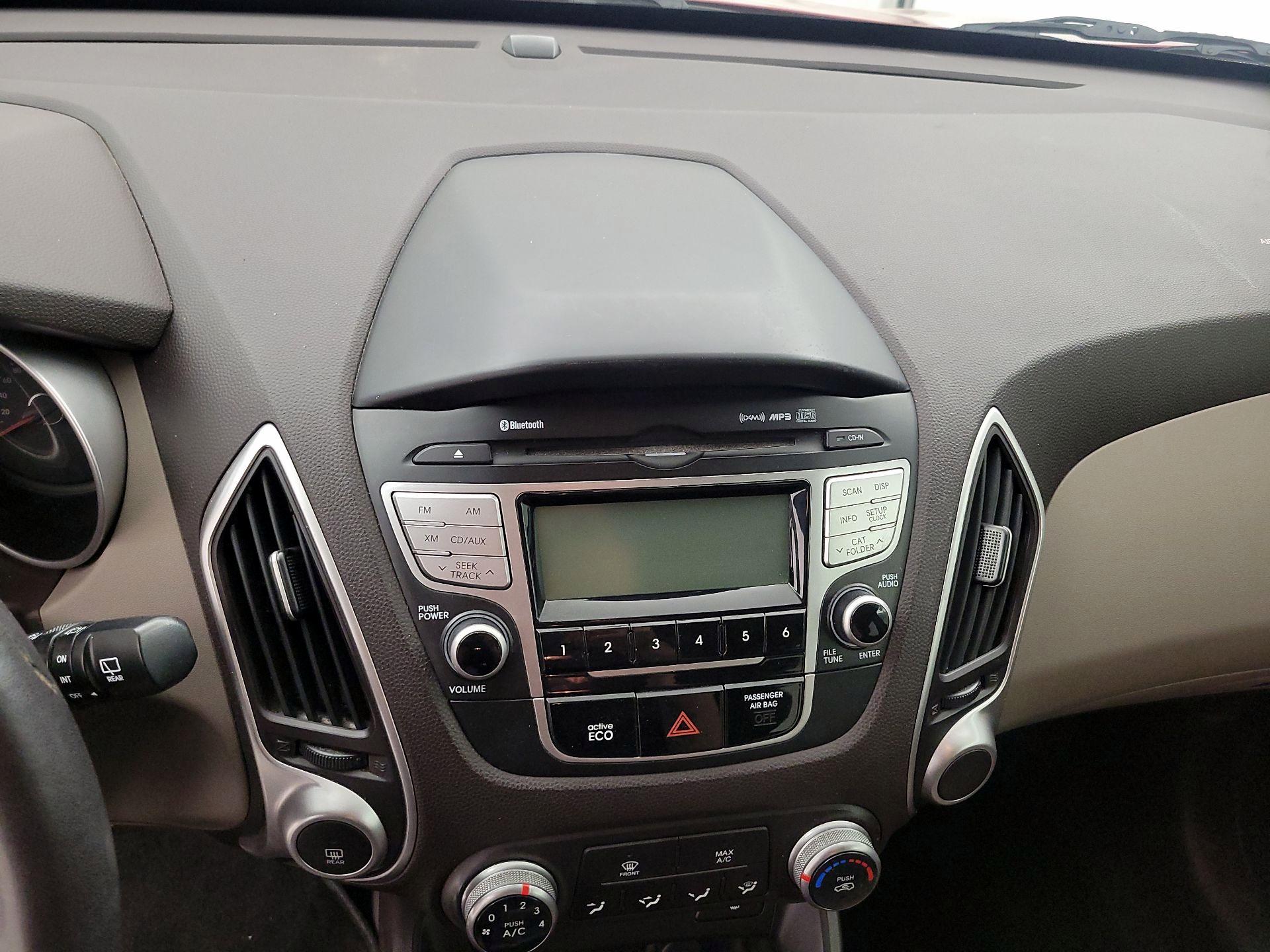 Thumbnail: 2013 Hyundai Tucson - 9