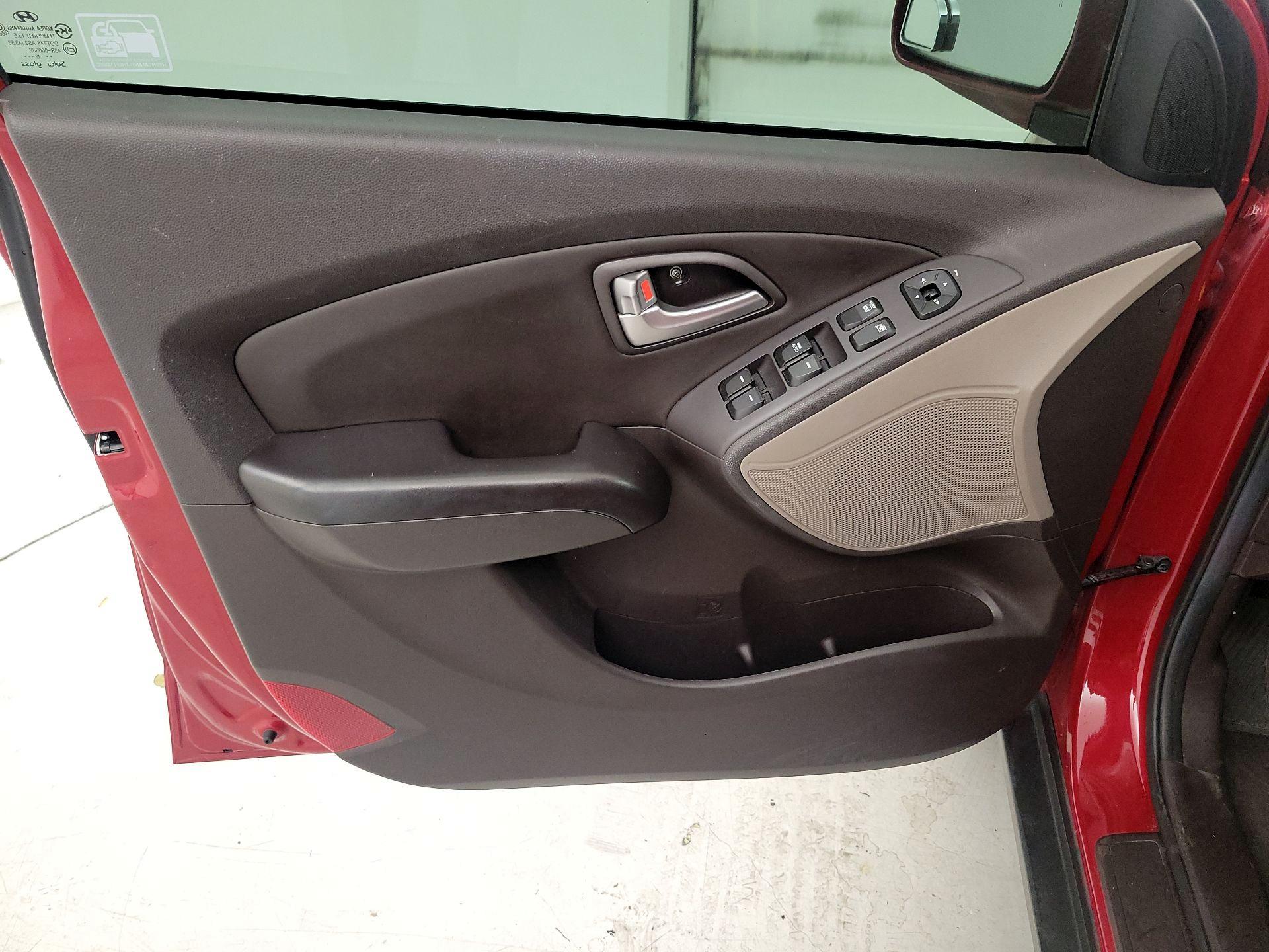 Thumbnail: 2013 Hyundai Tucson - 12