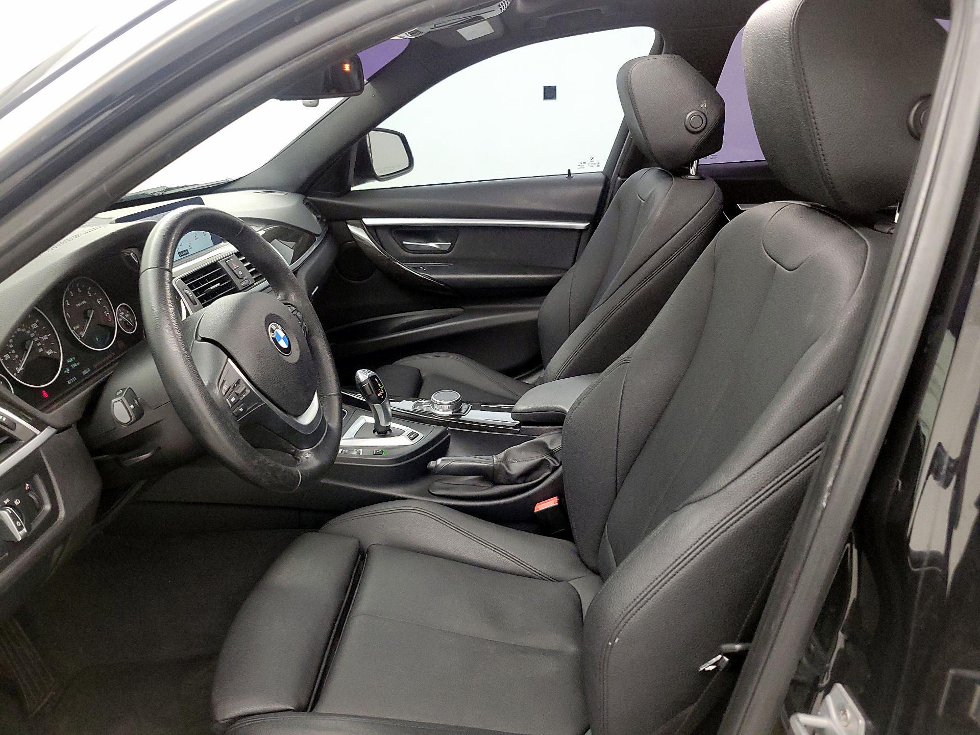 Thumbnail: 2018 BMW 3 Series - 11
