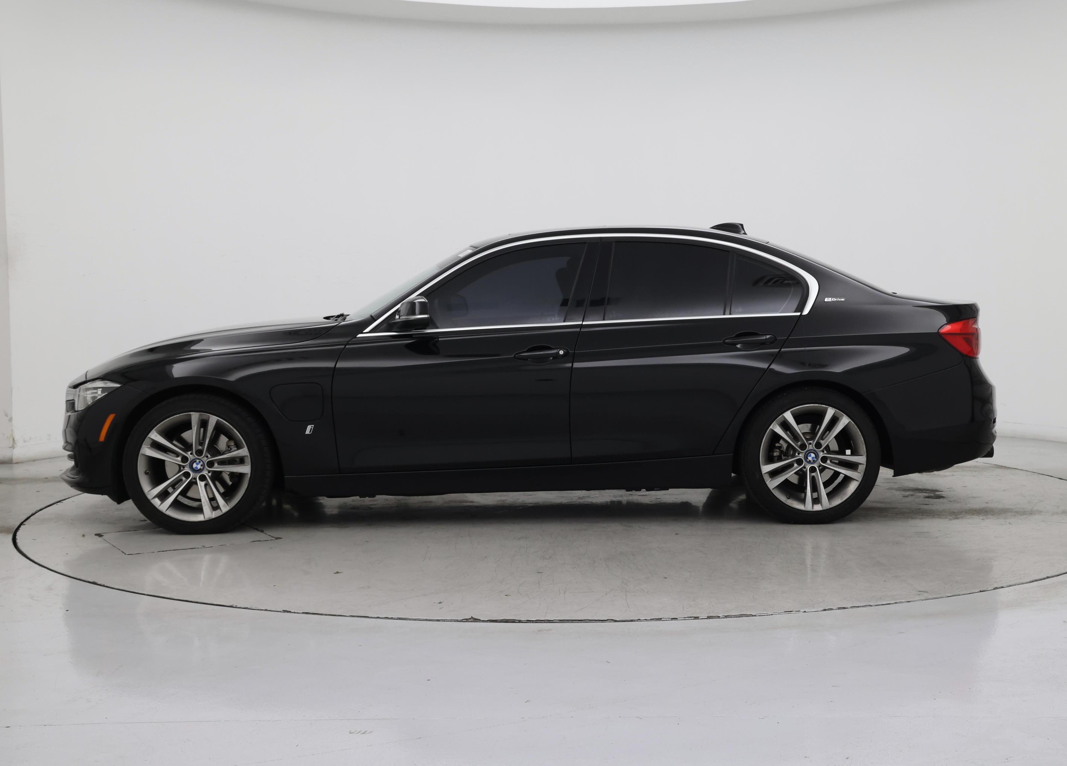 Thumbnail: 2018 BMW 3 Series - 3