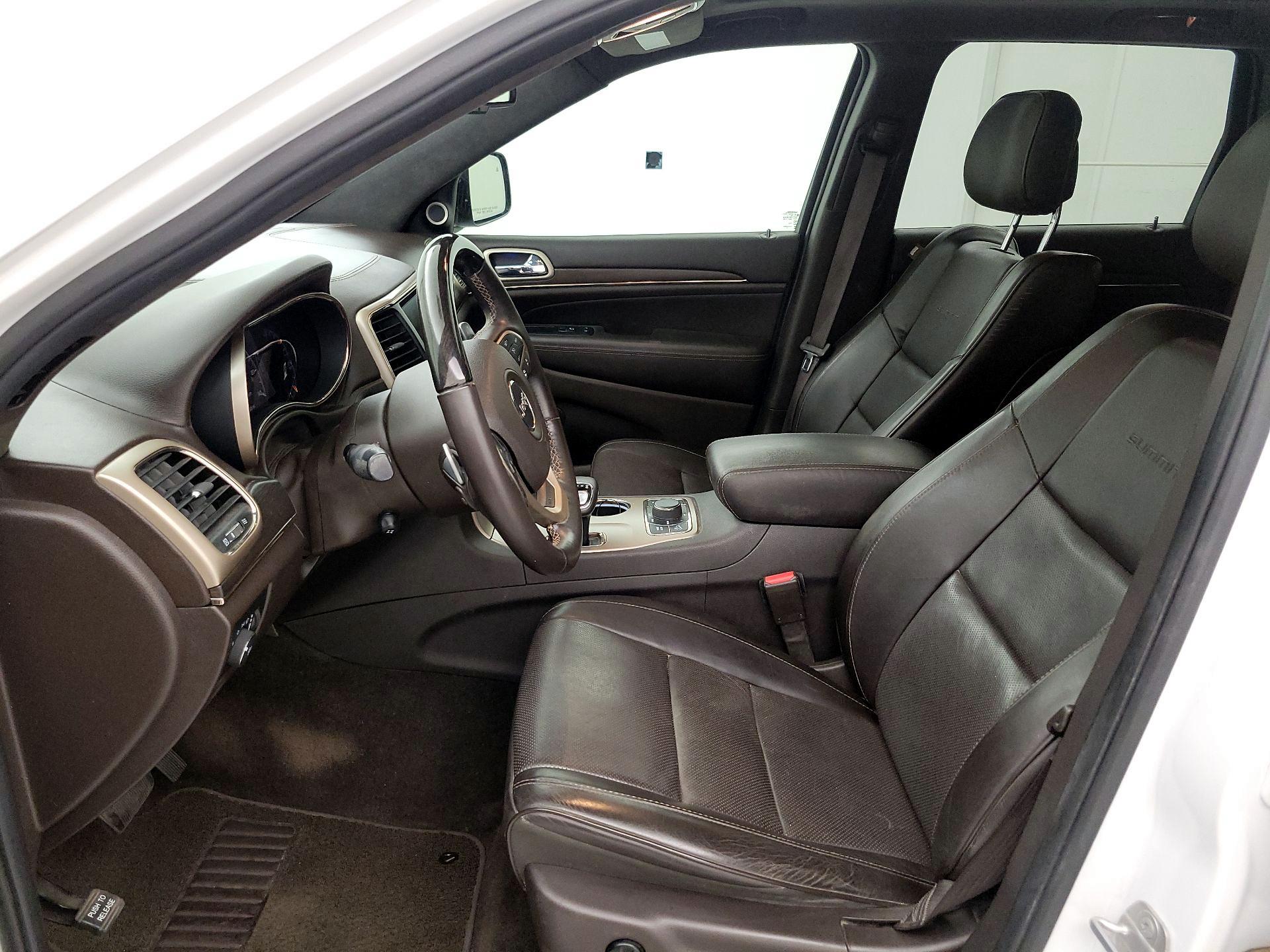 Thumbnail: 2014 Jeep Grand Cherokee - 11