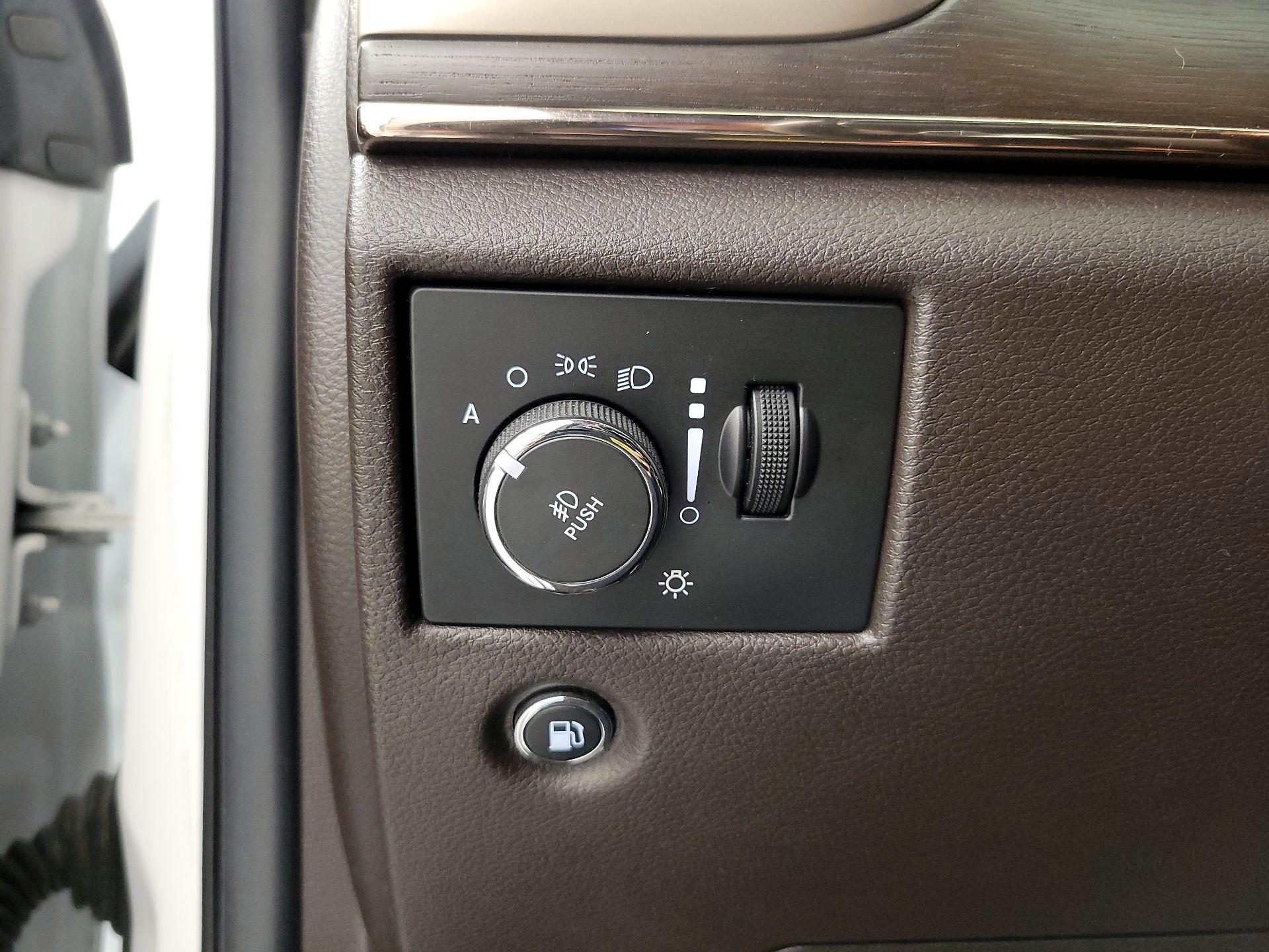 Thumbnail: 2014 Jeep Grand Cherokee - 13