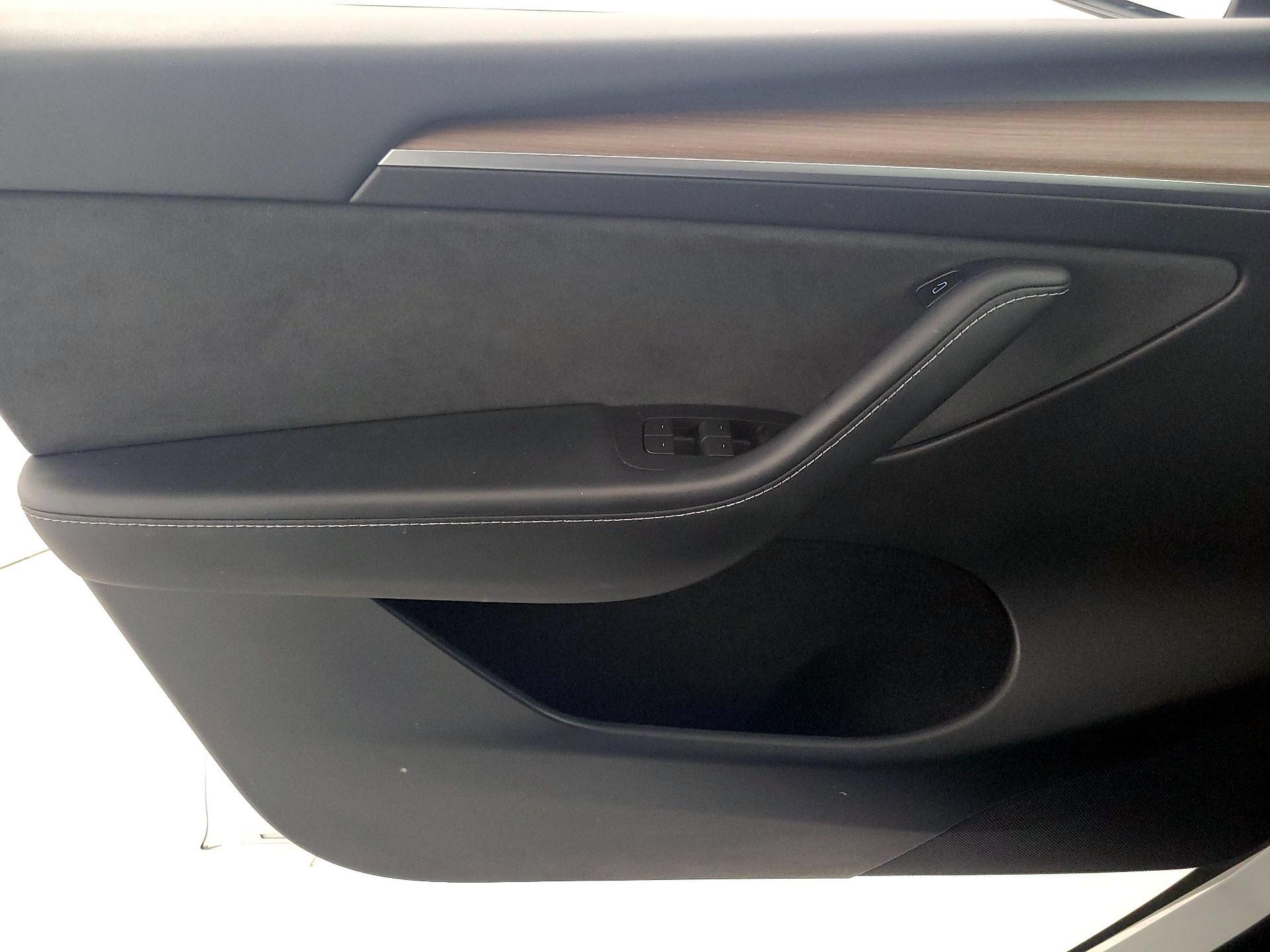 Thumbnail: 2023 Tesla Model Y - 12