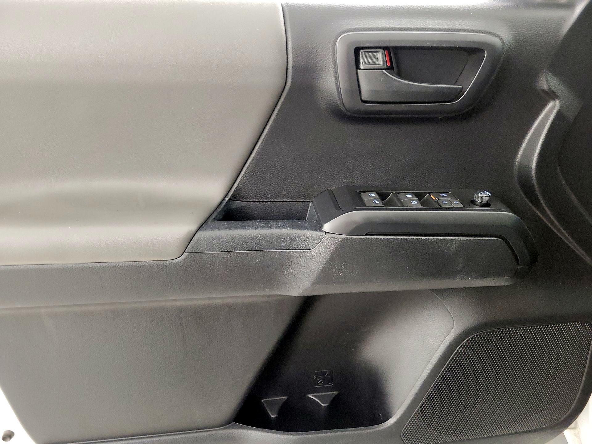 Thumbnail: 2021 Toyota Tacoma - 12