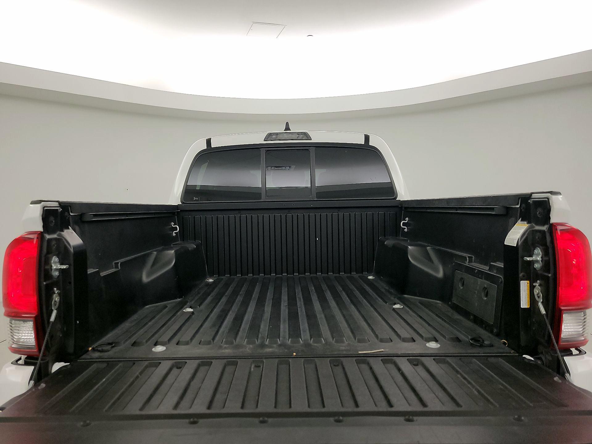 Thumbnail: 2021 Toyota Tacoma - 20