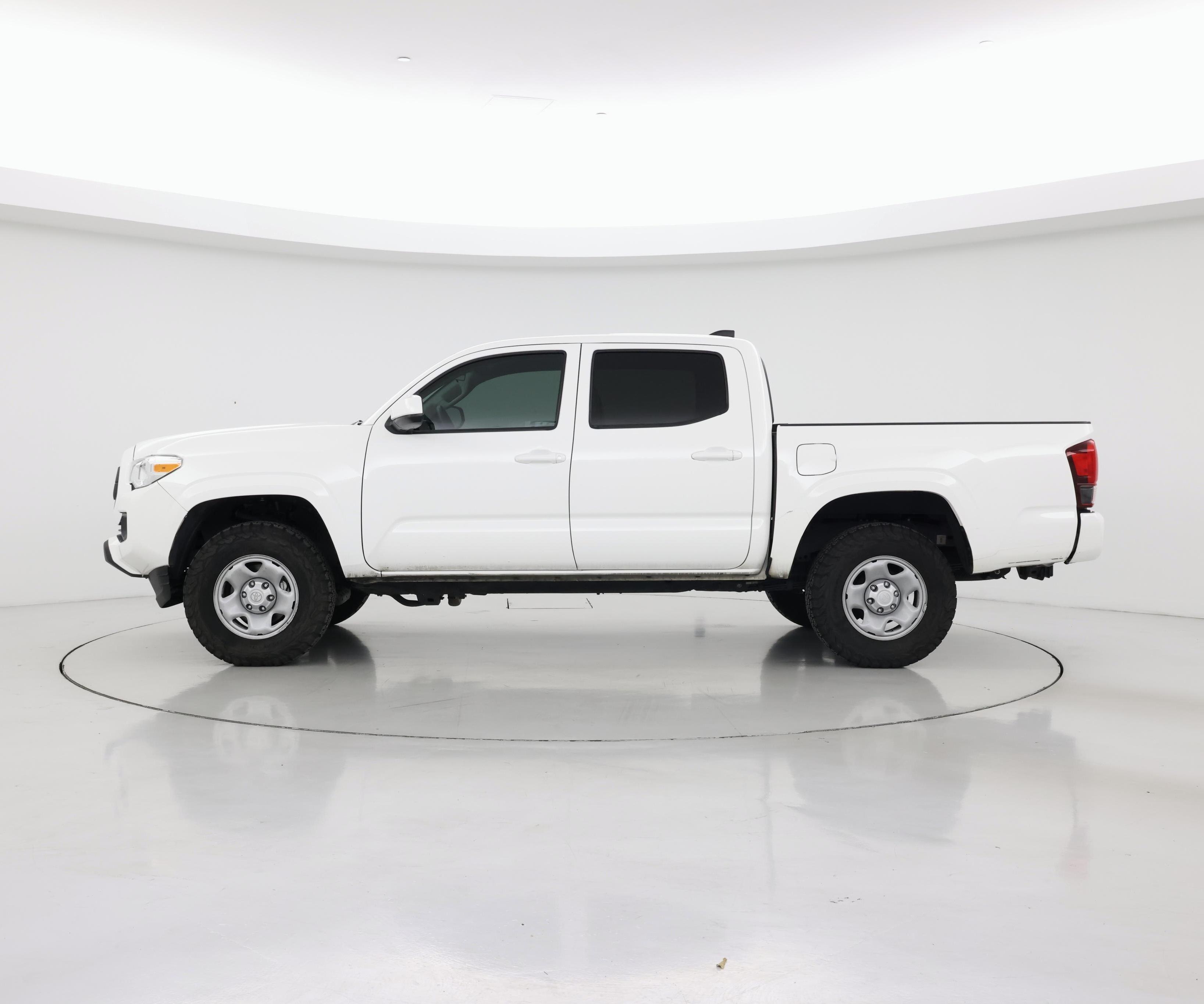 Thumbnail: 2021 Toyota Tacoma - 3