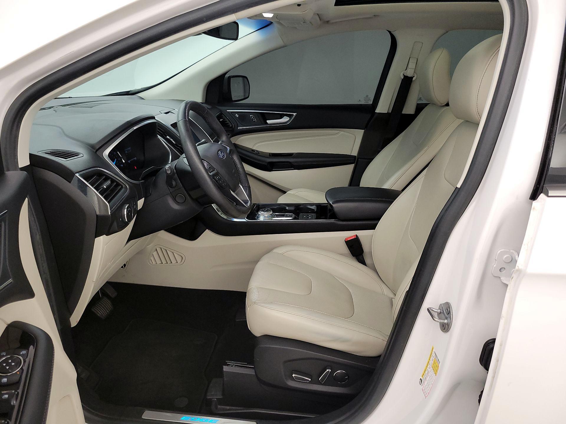Thumbnail: 2019 Ford Edge - 11