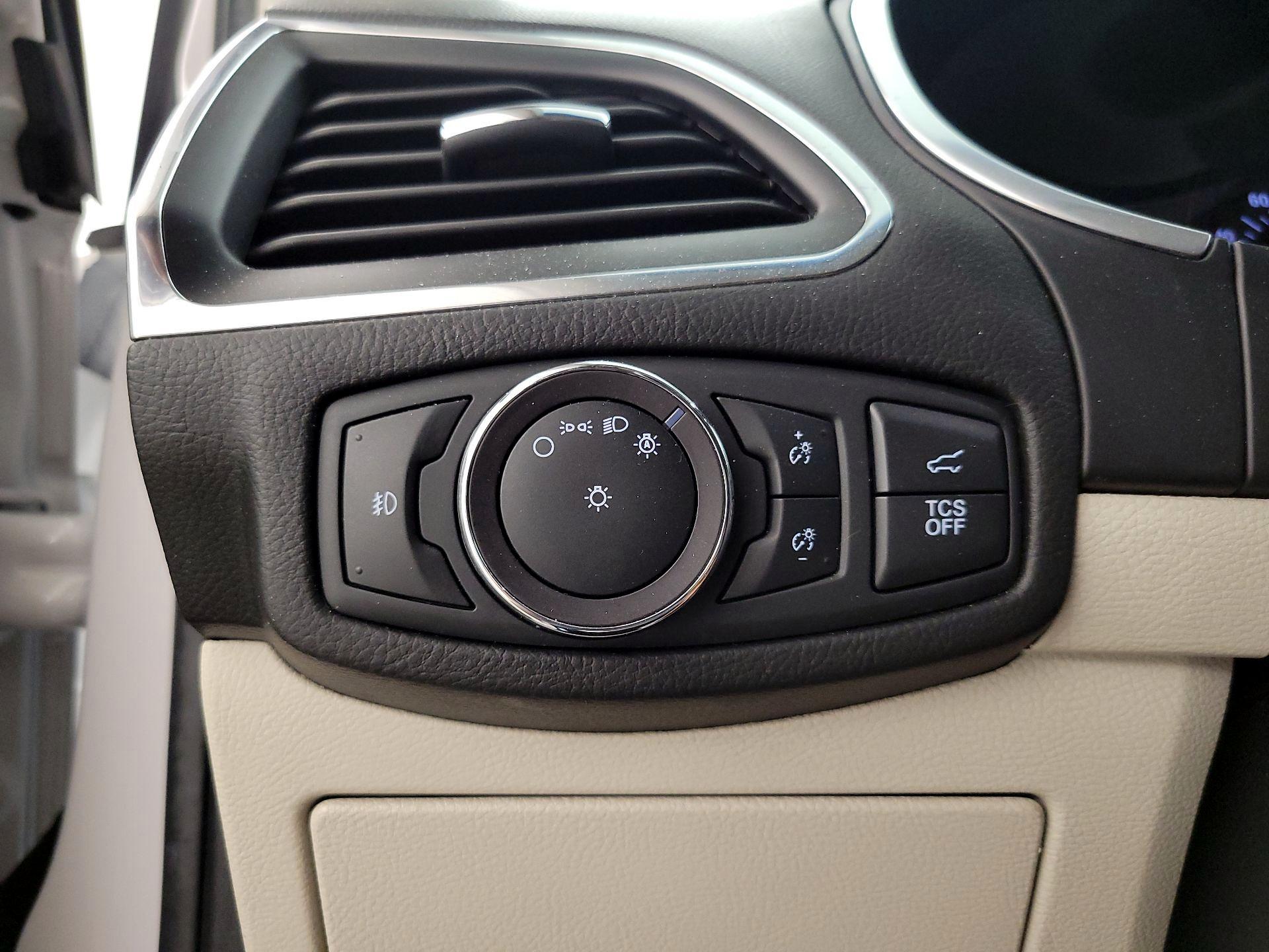 Thumbnail: 2019 Ford Edge - 13