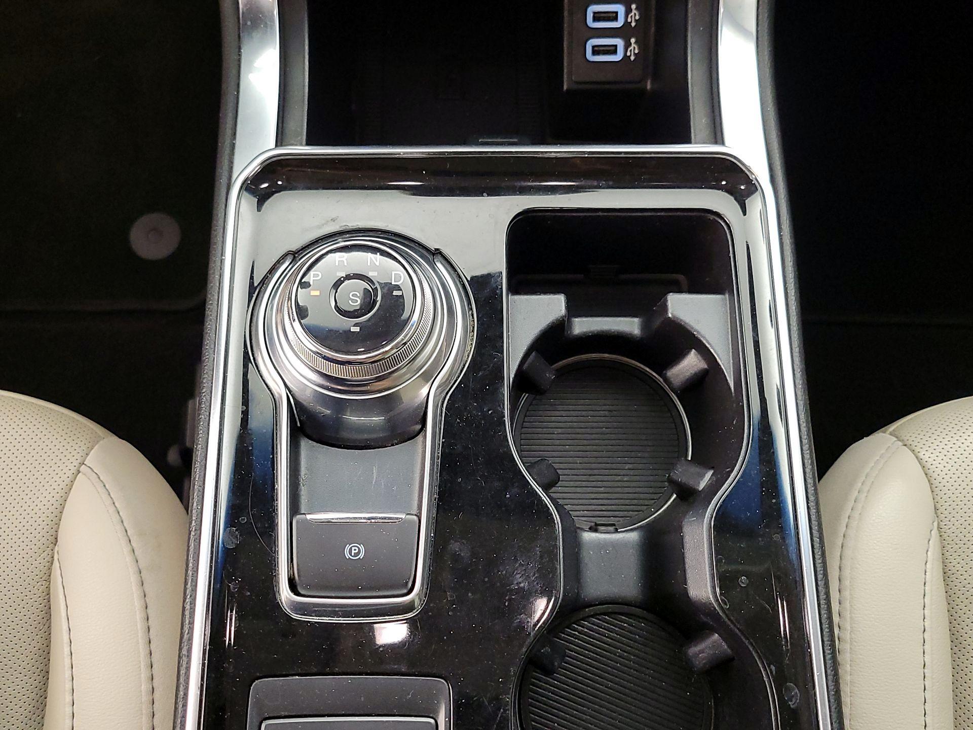 Thumbnail: 2019 Ford Edge - 18