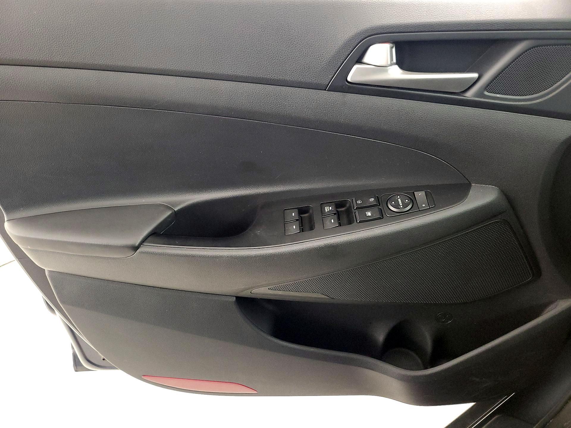 Thumbnail: 2019 Hyundai Tucson - 12