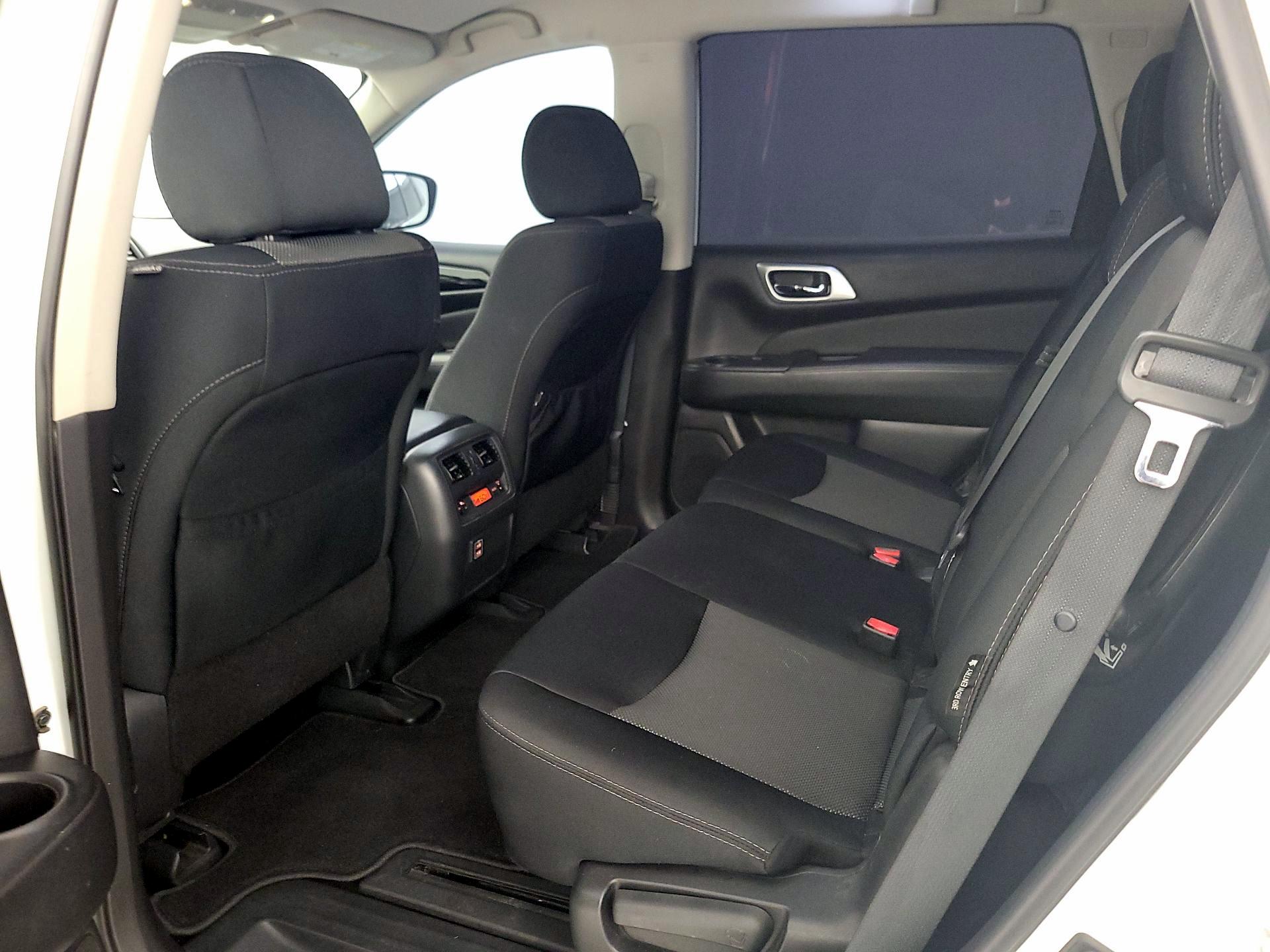 Thumbnail: 2018 Nissan Pathfinder - 19