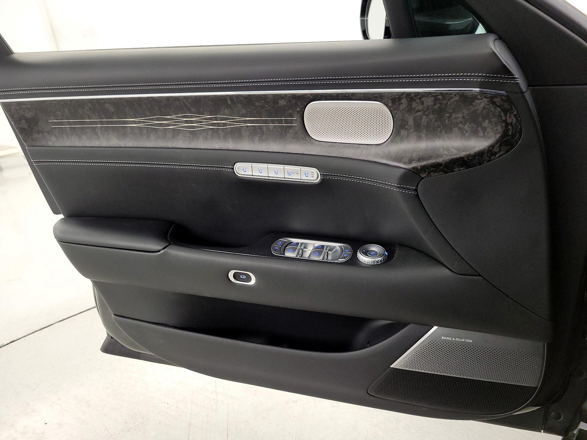 Thumbnail: 2023 Genesis G90 - 12