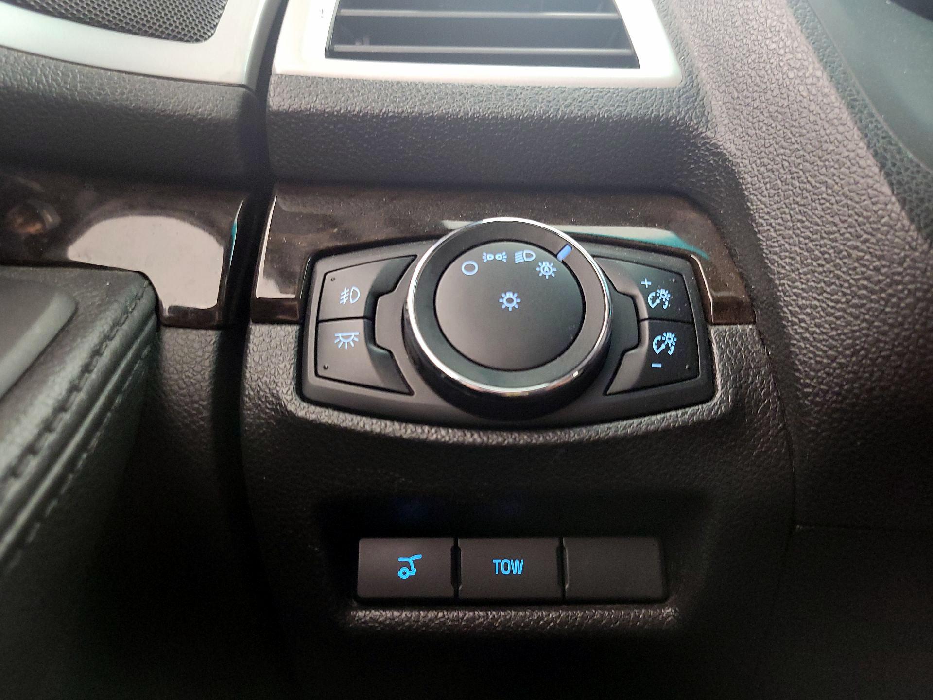 Thumbnail: 2014 Ford Explorer - 13