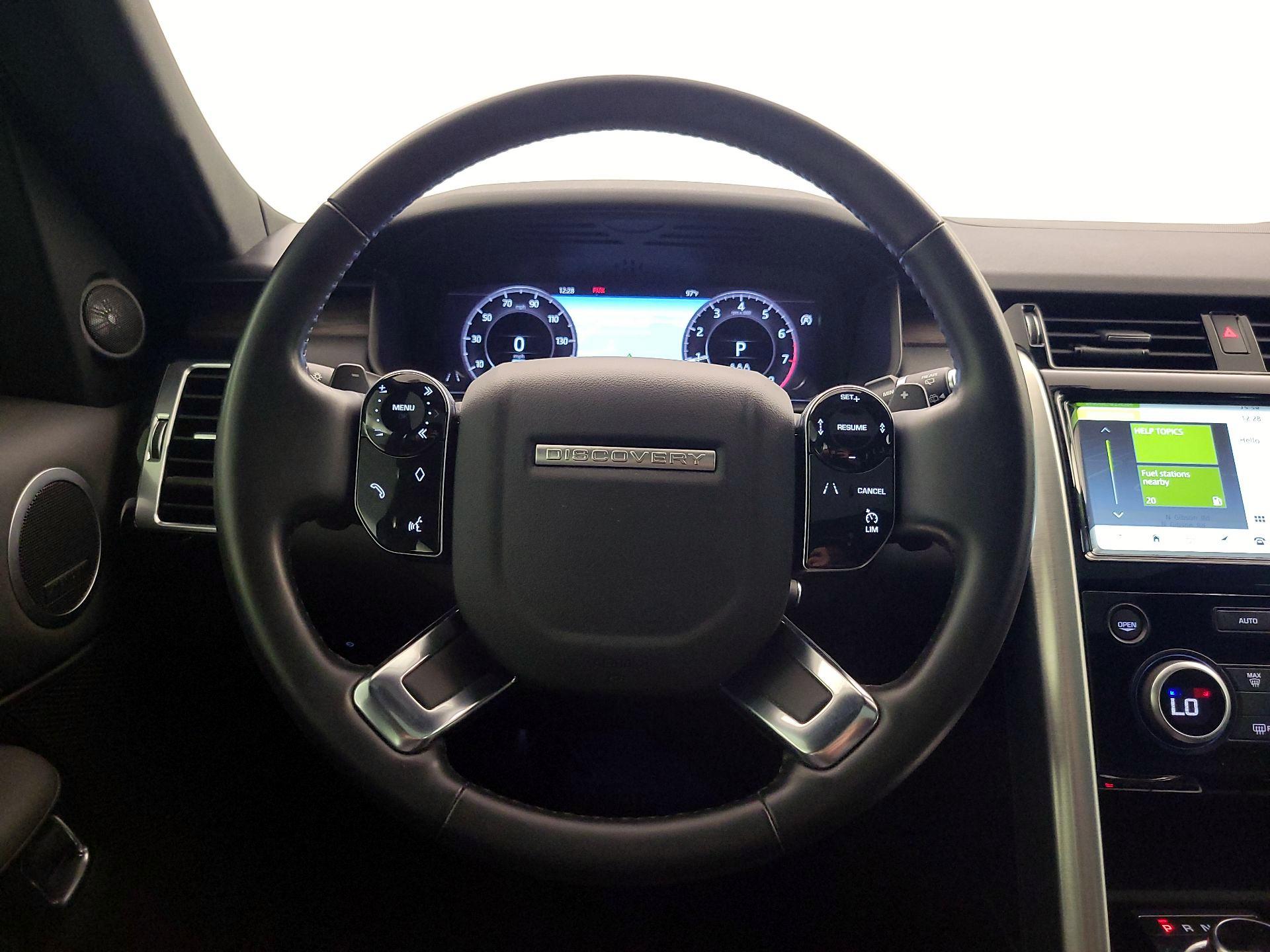 Thumbnail: 2020 Land Rover Discovery - 10