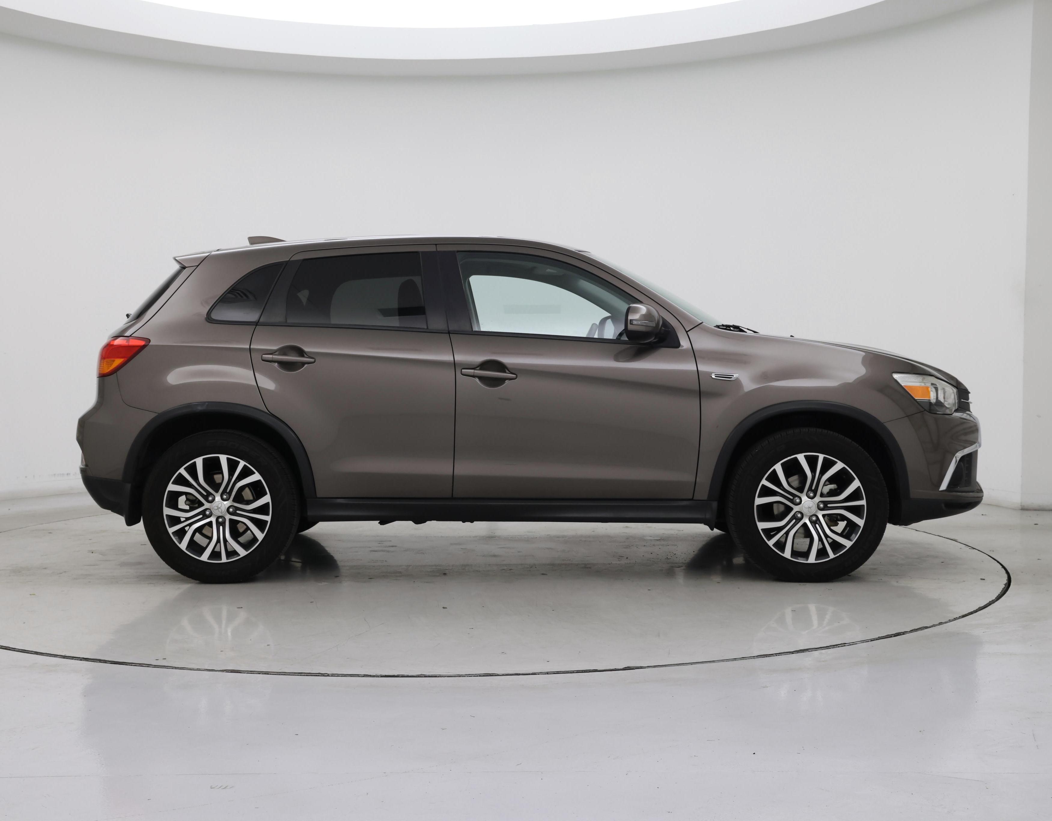 Thumbnail: 2018 Mitsubishi Outlander Sport - 7