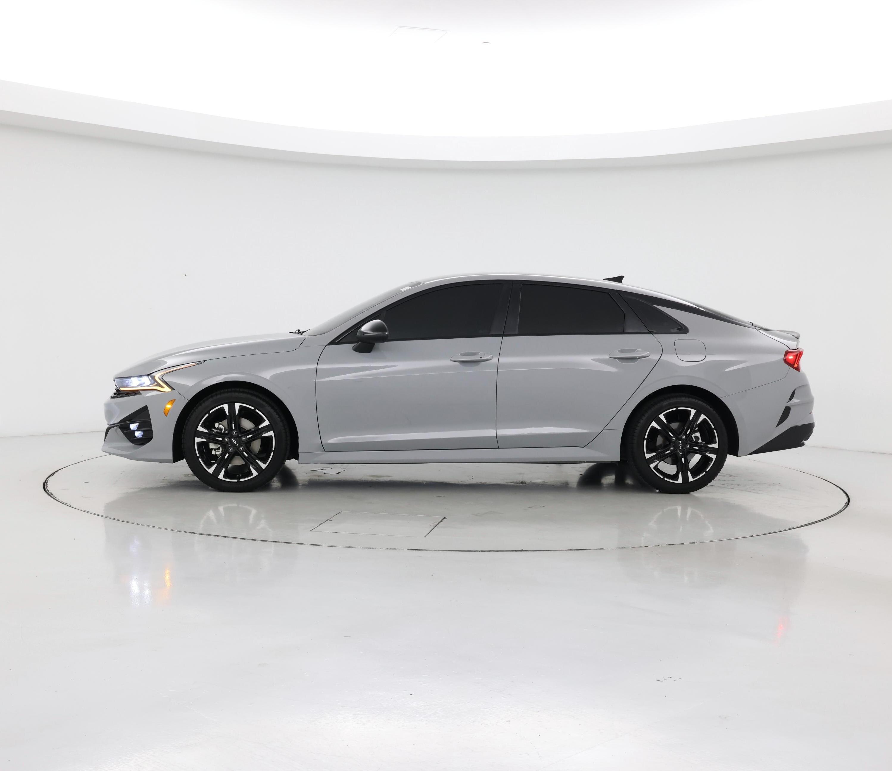 Thumbnail: 2023 Kia K5 - 3