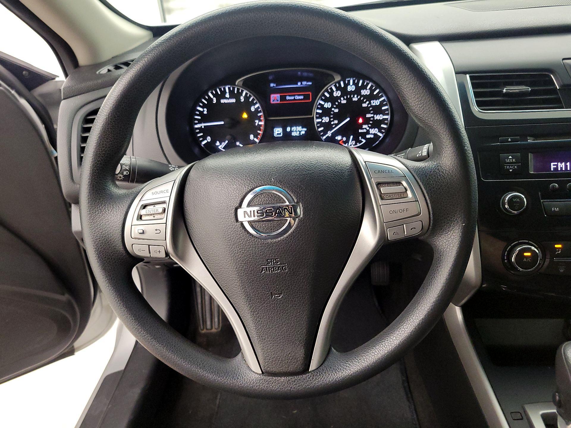 Thumbnail: 2015 Nissan Altima - 10