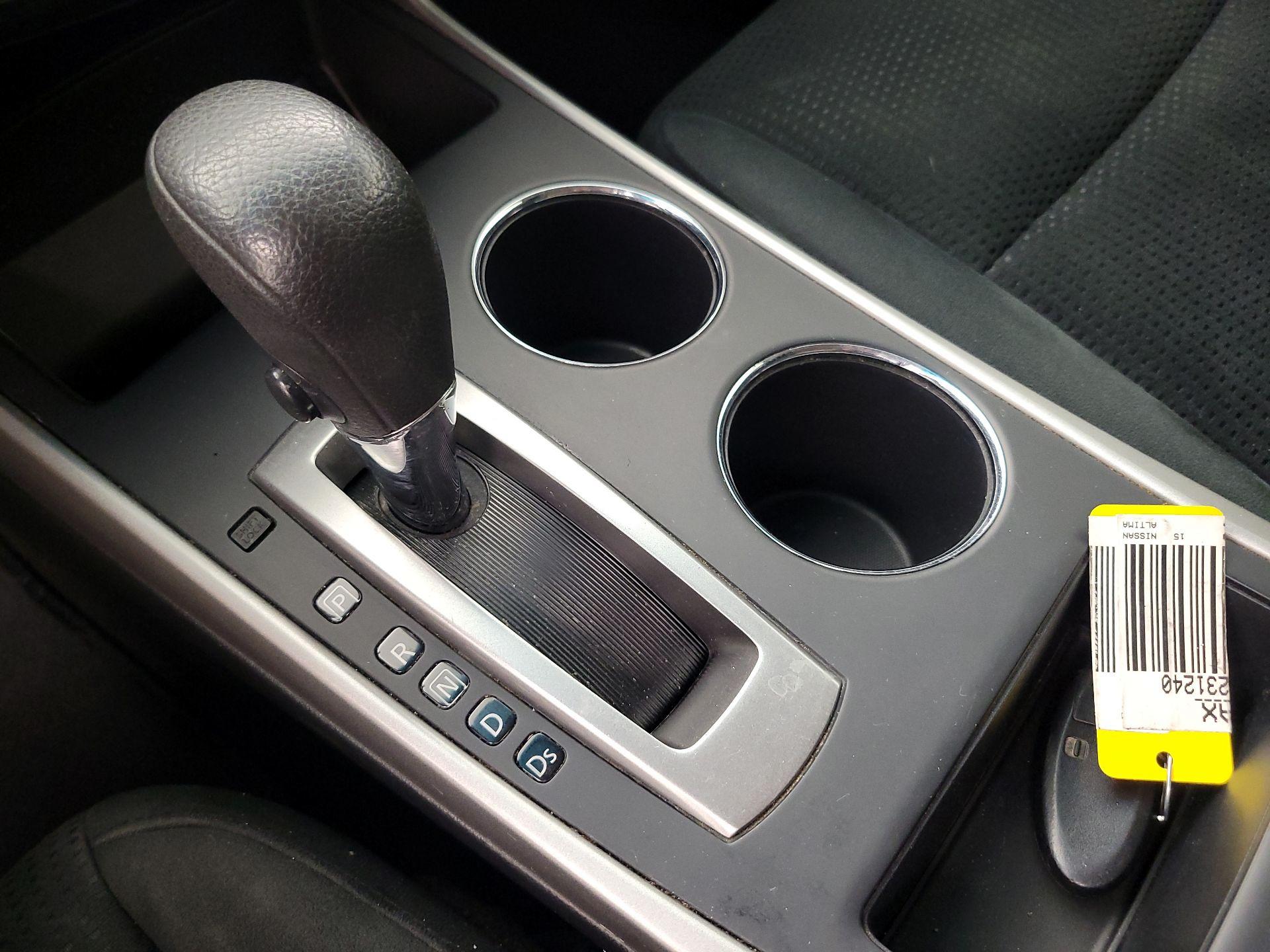 Thumbnail: 2015 Nissan Altima - 16