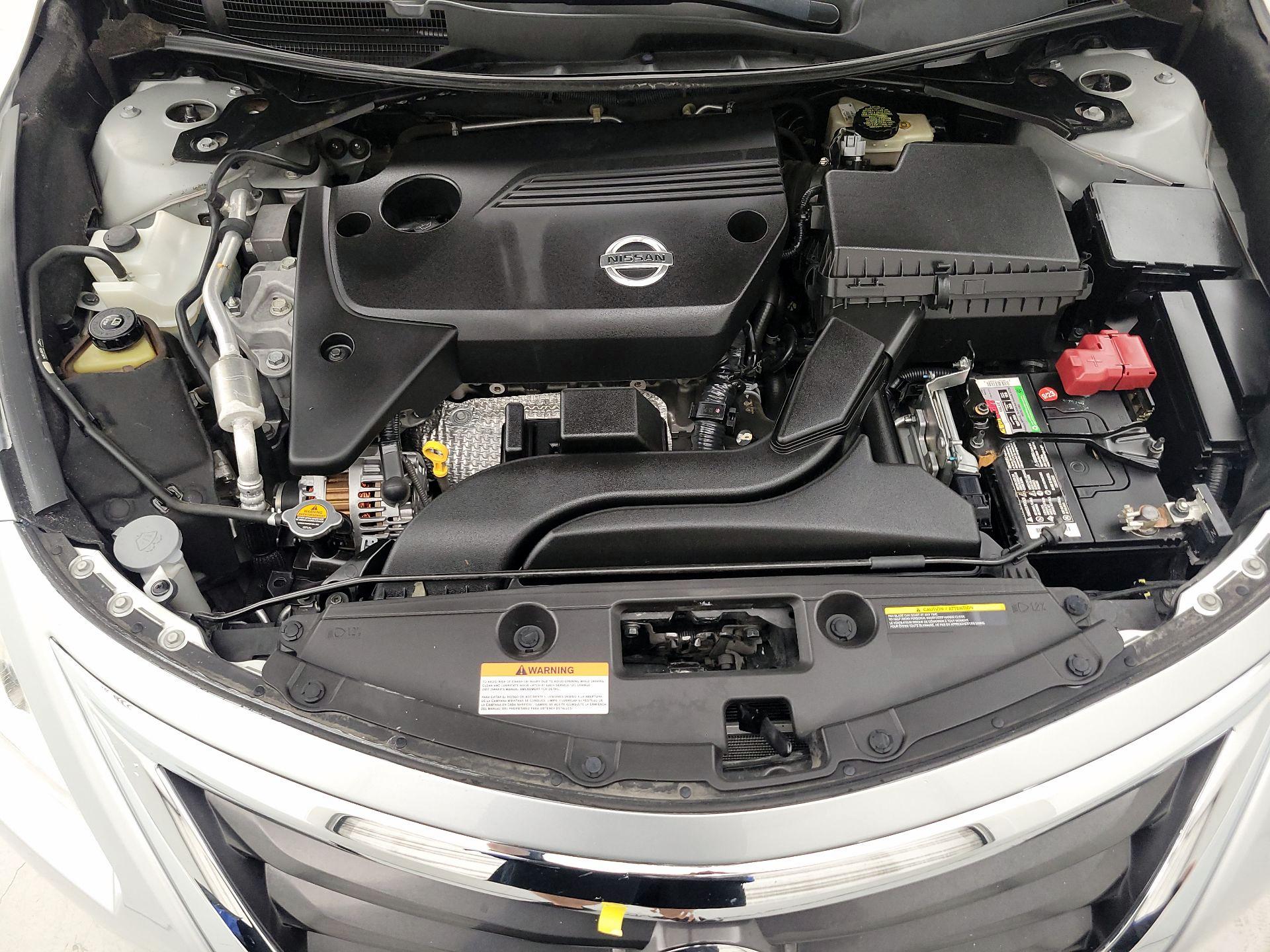 Thumbnail: 2015 Nissan Altima - 20