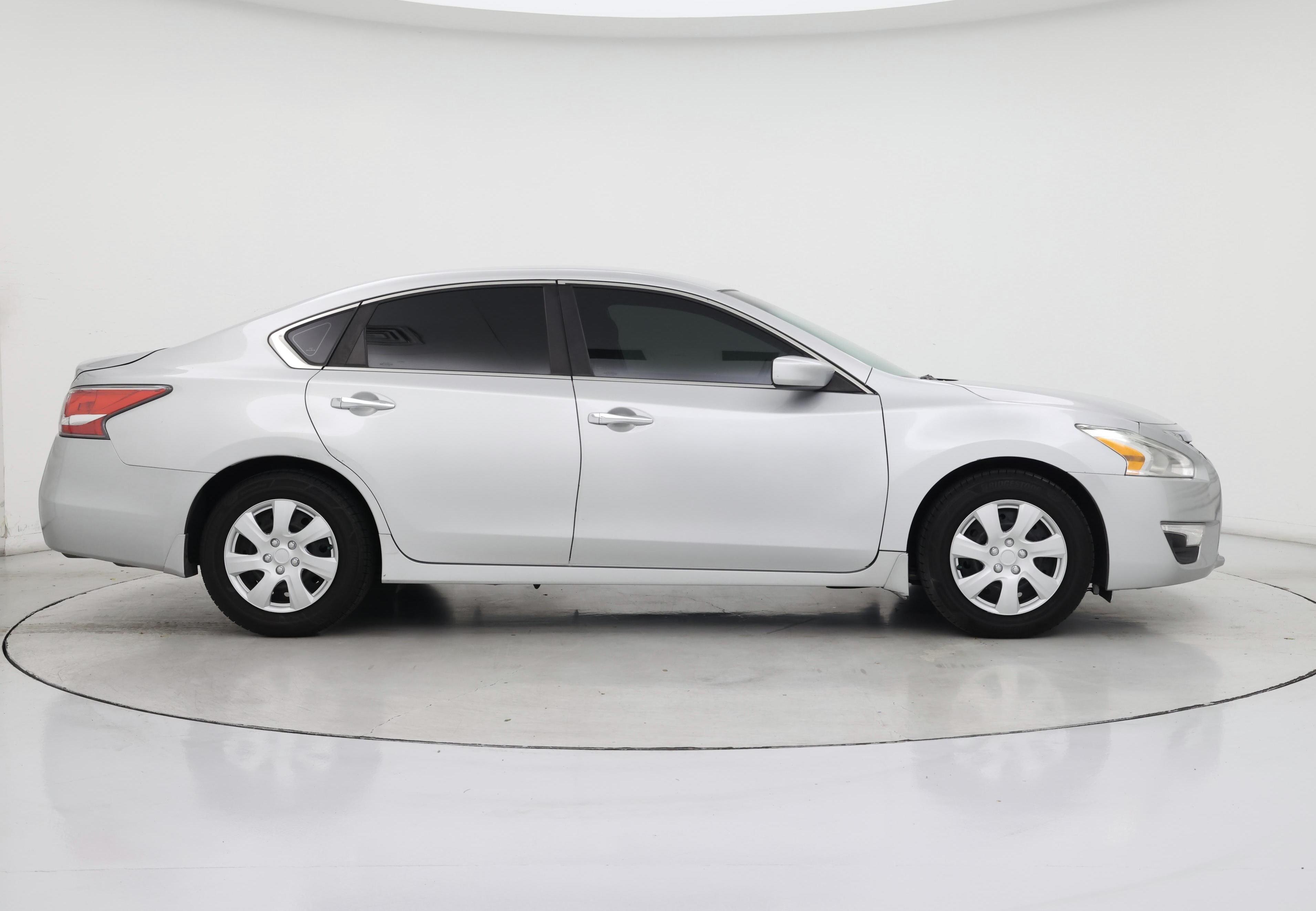 Thumbnail: 2015 Nissan Altima - 7
