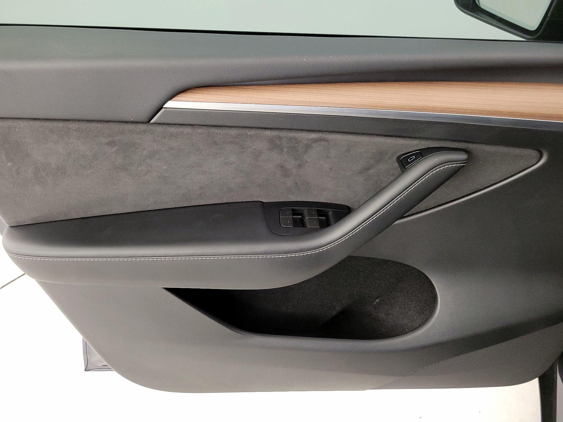 Thumbnail: 2021 Tesla Model Y - 12