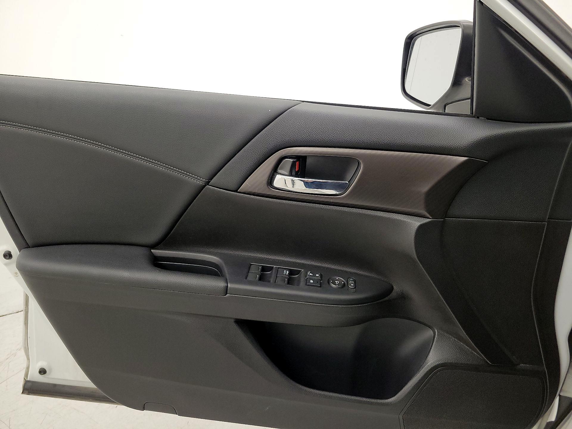 Thumbnail: 2016 Honda Accord - 12